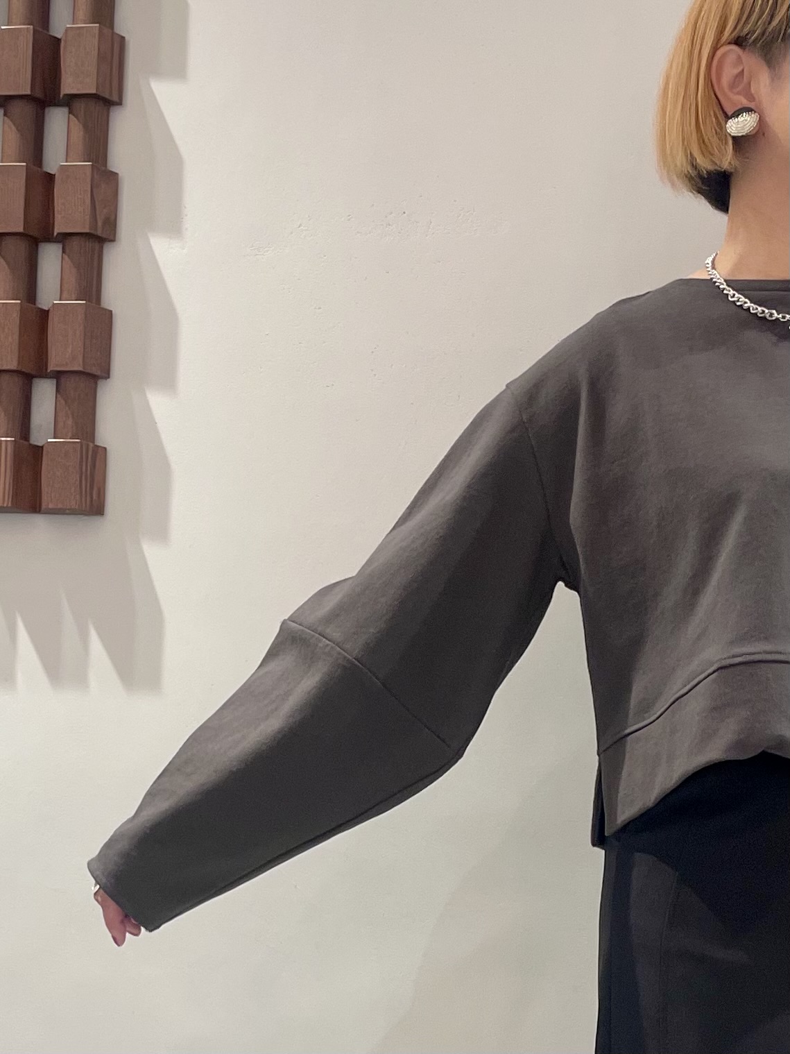 KOUさんの「INDIVI｜ロングスリーブフォルムカットソー【洗える】」を使ったコーディネート