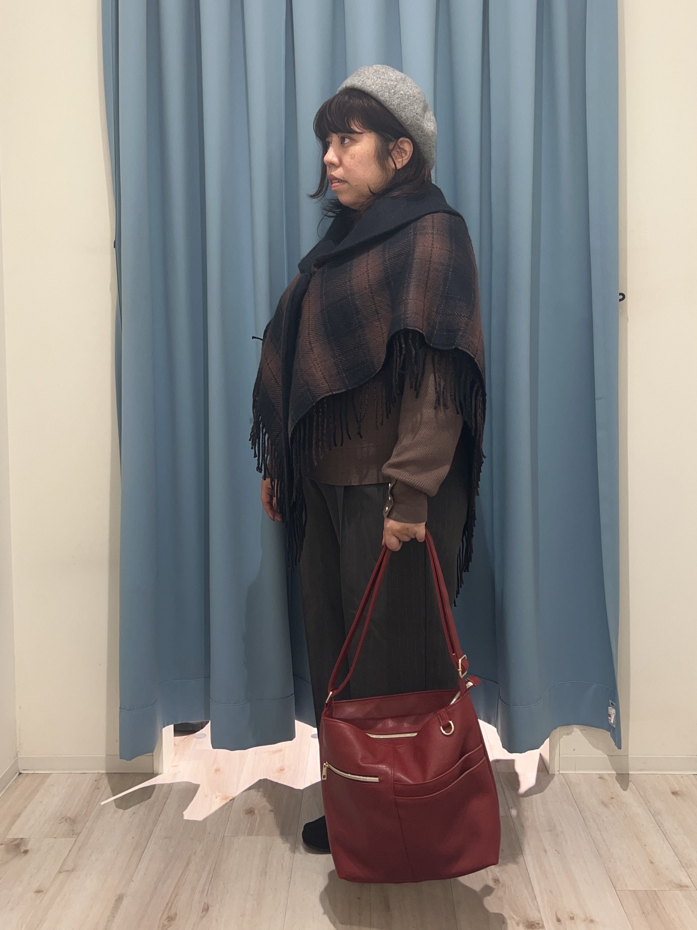 くーさんの「SHOO･LA･RUE｜【リバーシブル】チェック&times;無地ケープ」を使ったコーディネート