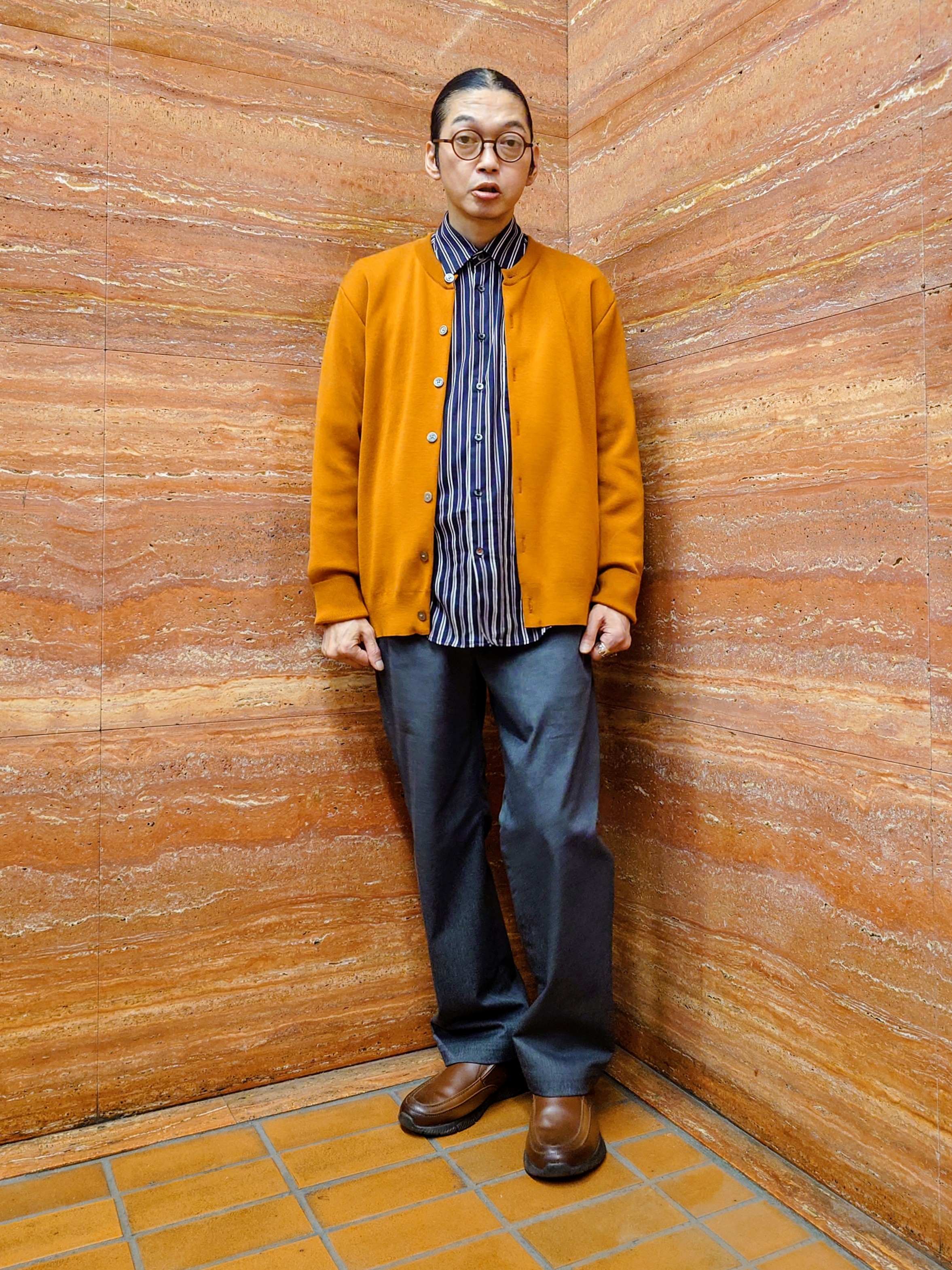 かしげるさんの「TAKEO KIKUCHI｜【BOWLER HAT LABEL】日本製クルーネックカーディガン」を使ったコーディネート