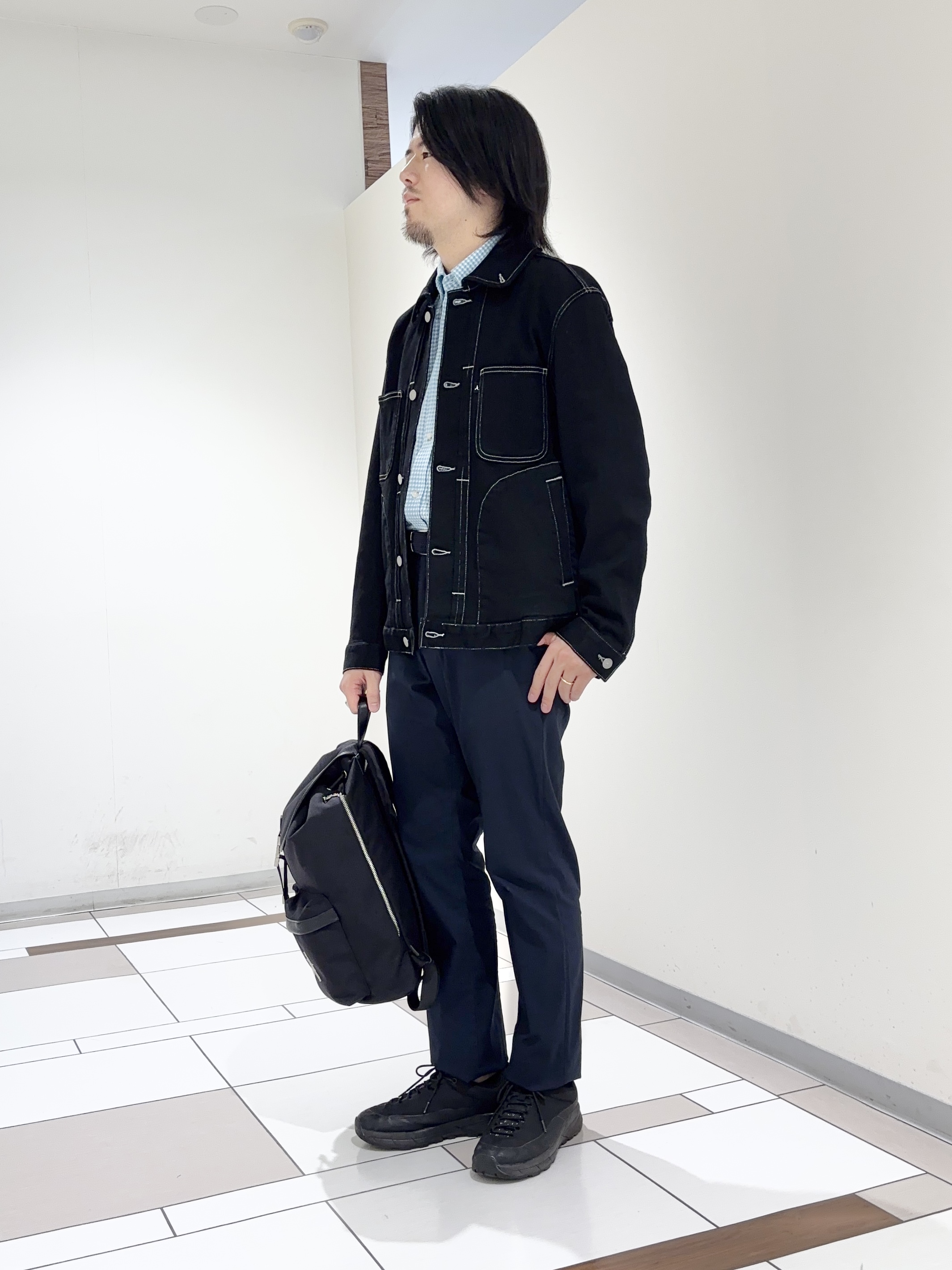 及川さんの「TAKEO KIKUCHI｜【BOWLER HAT LABEL】ブラックデニムGジャン」を使ったコーディネート