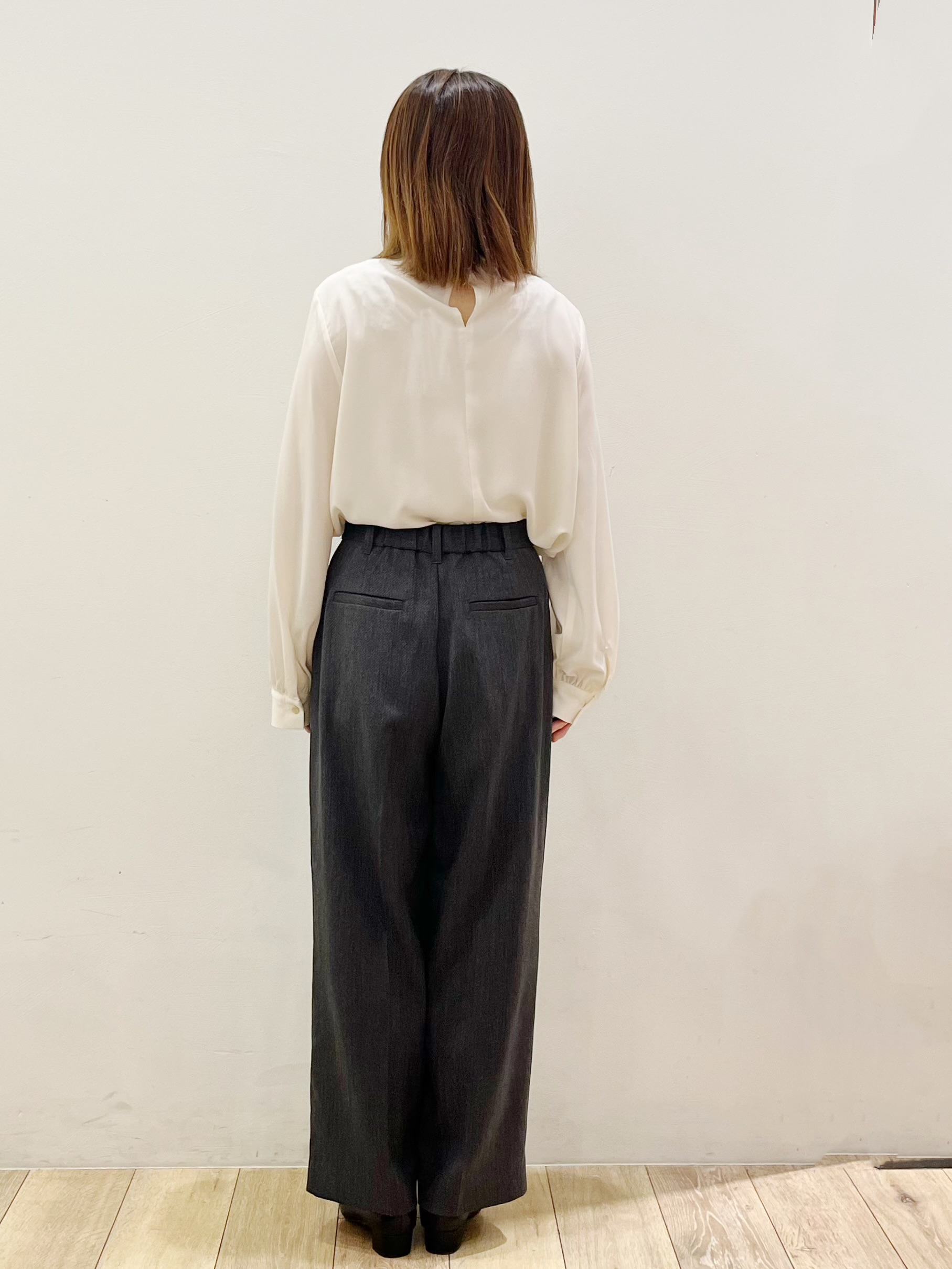 kcさんの「OPAQUE.CLIP｜【2way】スカーフ付きタックブラウス《洗濯機OK／イージーアイロン》」を使ったコーディネート