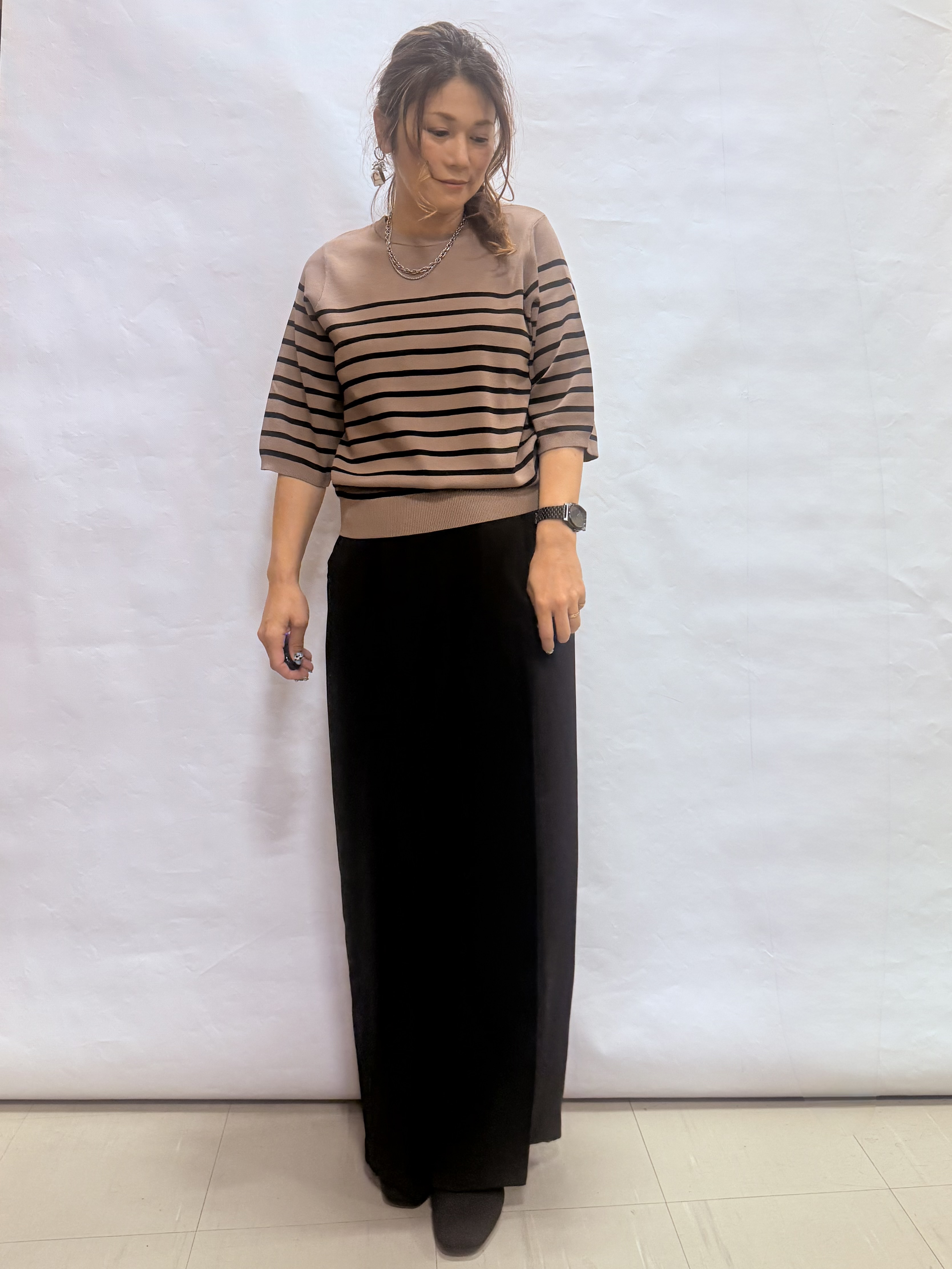 fuuさんの「SHOO･LA･RUE｜【洗濯後しわになりにくい/S-LL】こなれ見え ゆるっと キーネック金ボタンポケットシャツ」を使ったコーディネート