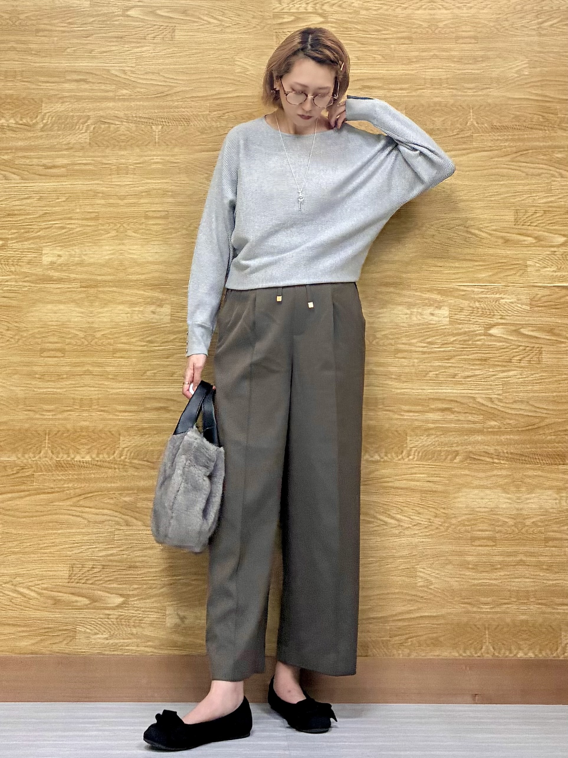 もすさんの「SHOO･LA･RUE｜【着丈選べる/洗濯後しわになりにくい】センターピンタックですっきり見え きれいめイージーワイドパンツ」を使ったコーディネート