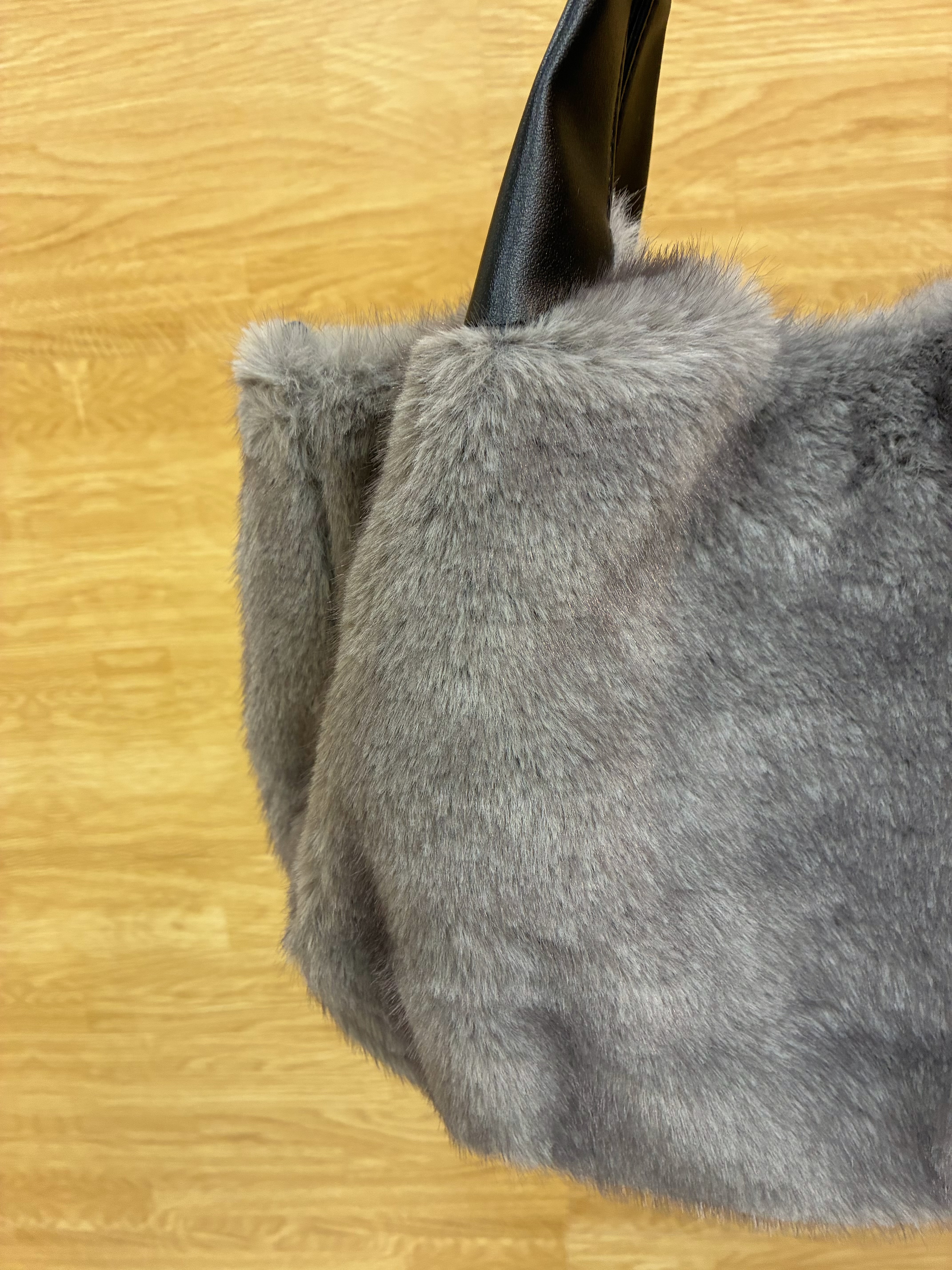 もすさんの「SHOO･LA･RUE｜【着丈選べる/洗濯後しわになりにくい】センターピンタックですっきり見え きれいめイージーワイドパンツ」を使ったコーディネート