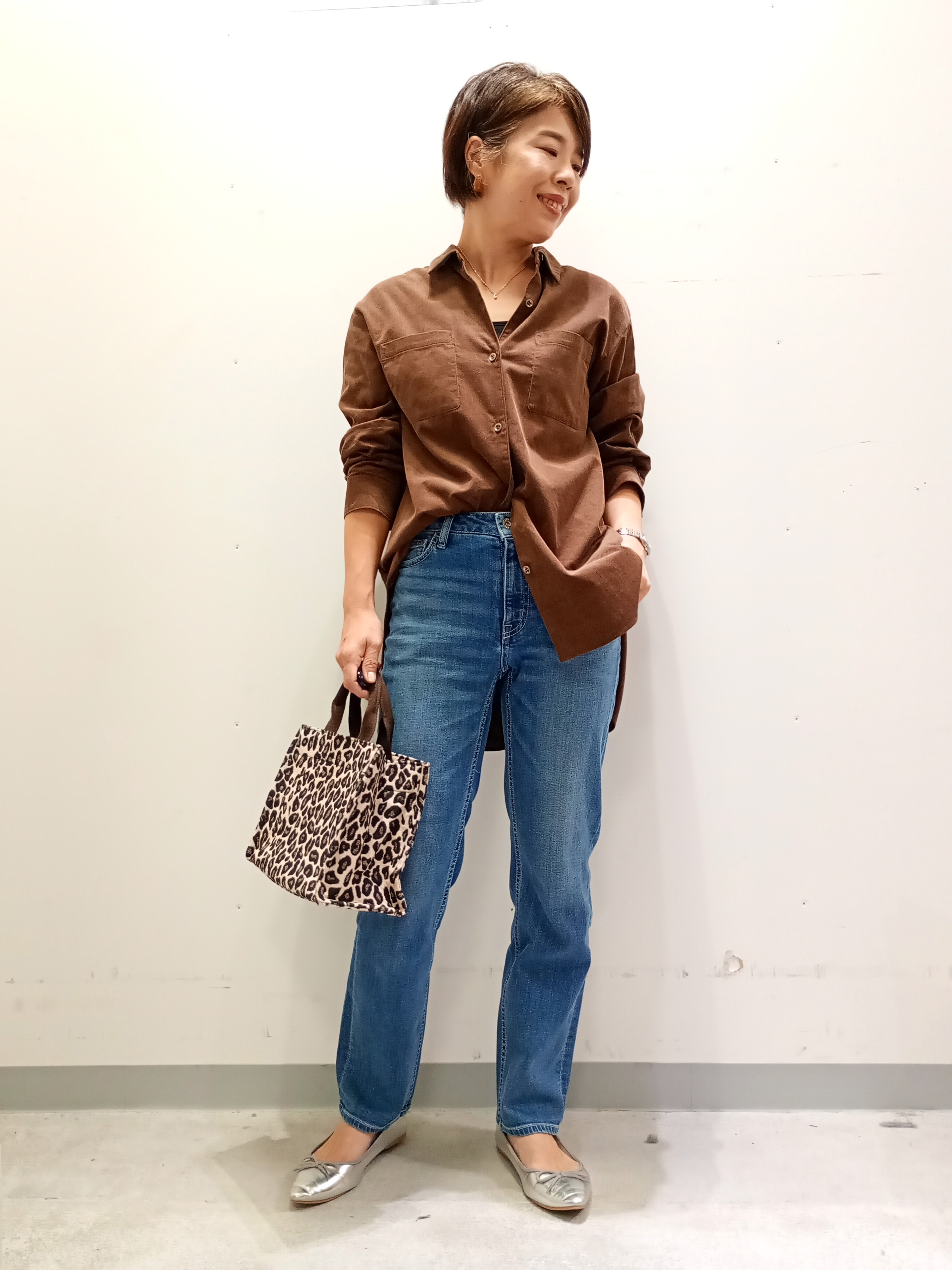 Kさんの「INDIVI｜【大人コーデュロイ／SETUP可】オーバーサイズシャツ」を使ったコーディネート
