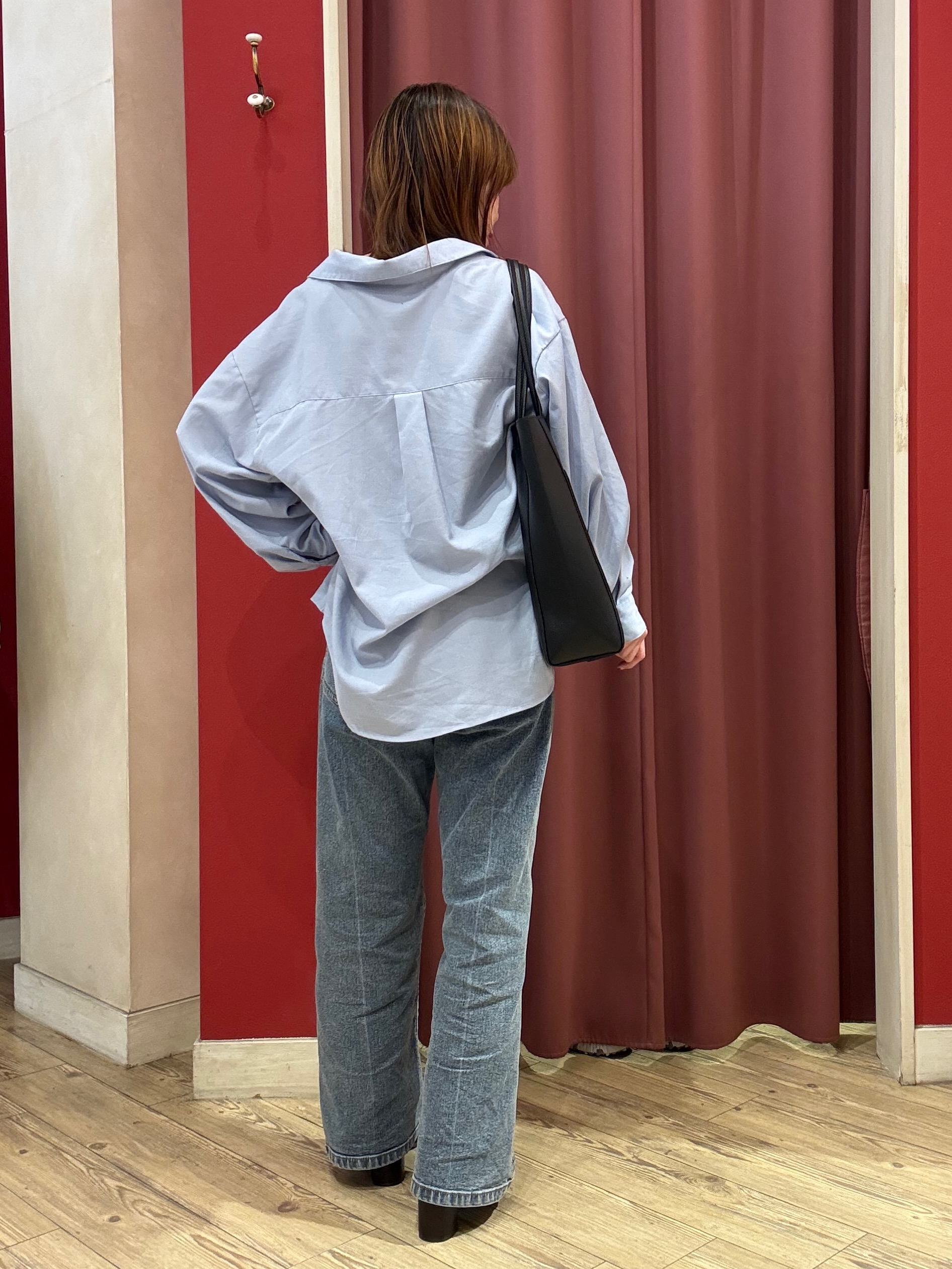 saeさんの「SHOO･LA･RUE｜【洗濯後しわになりにくい/S-LL】気分で選ぶ 大人のデイリー使いに ベーシックシャツ」を使ったコーディネート