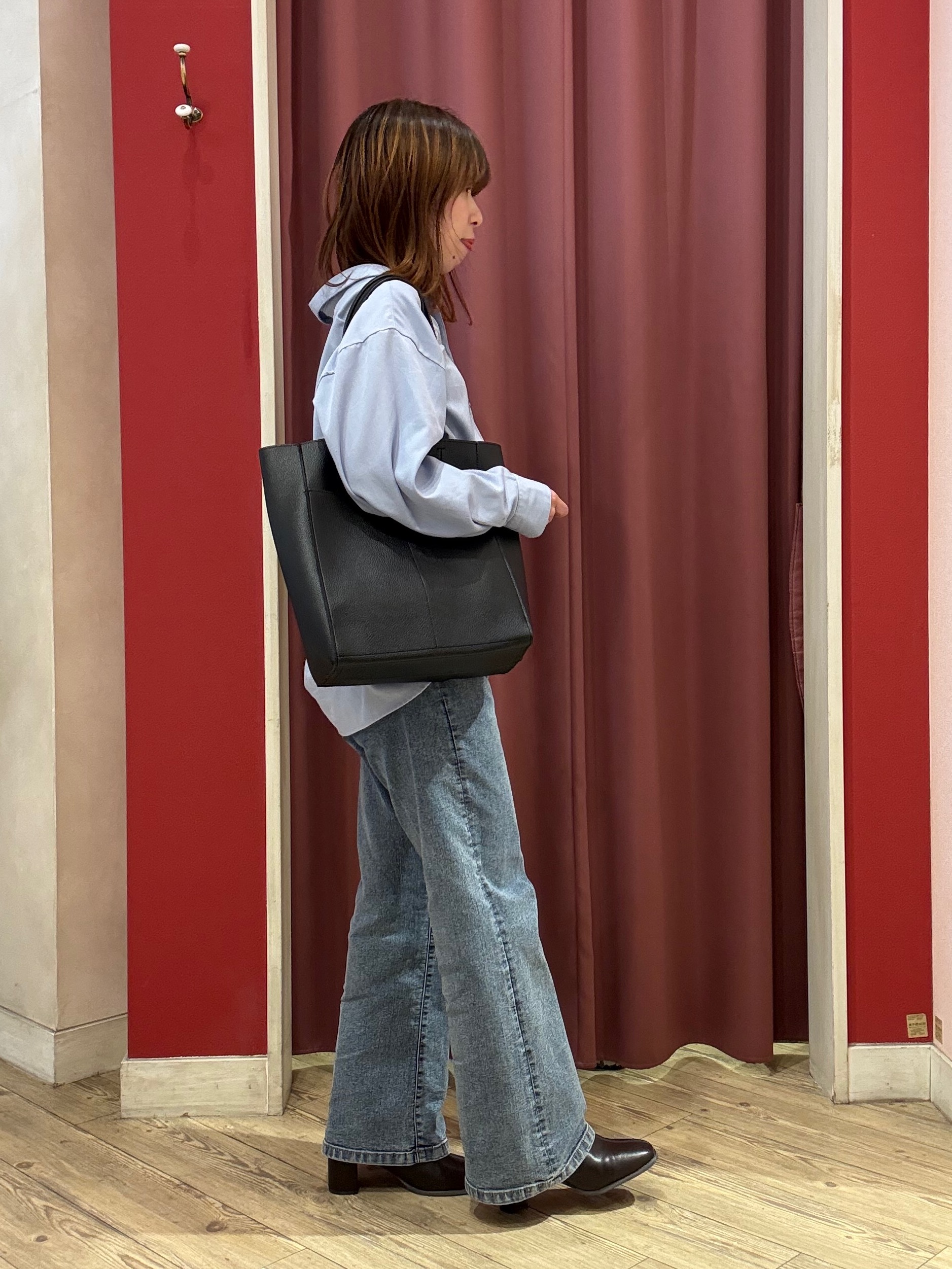 saeさんの「SHOO･LA･RUE｜【洗濯後しわになりにくい/S-LL】気分で選ぶ 大人のデイリー使いに ベーシックシャツ」を使ったコーディネート