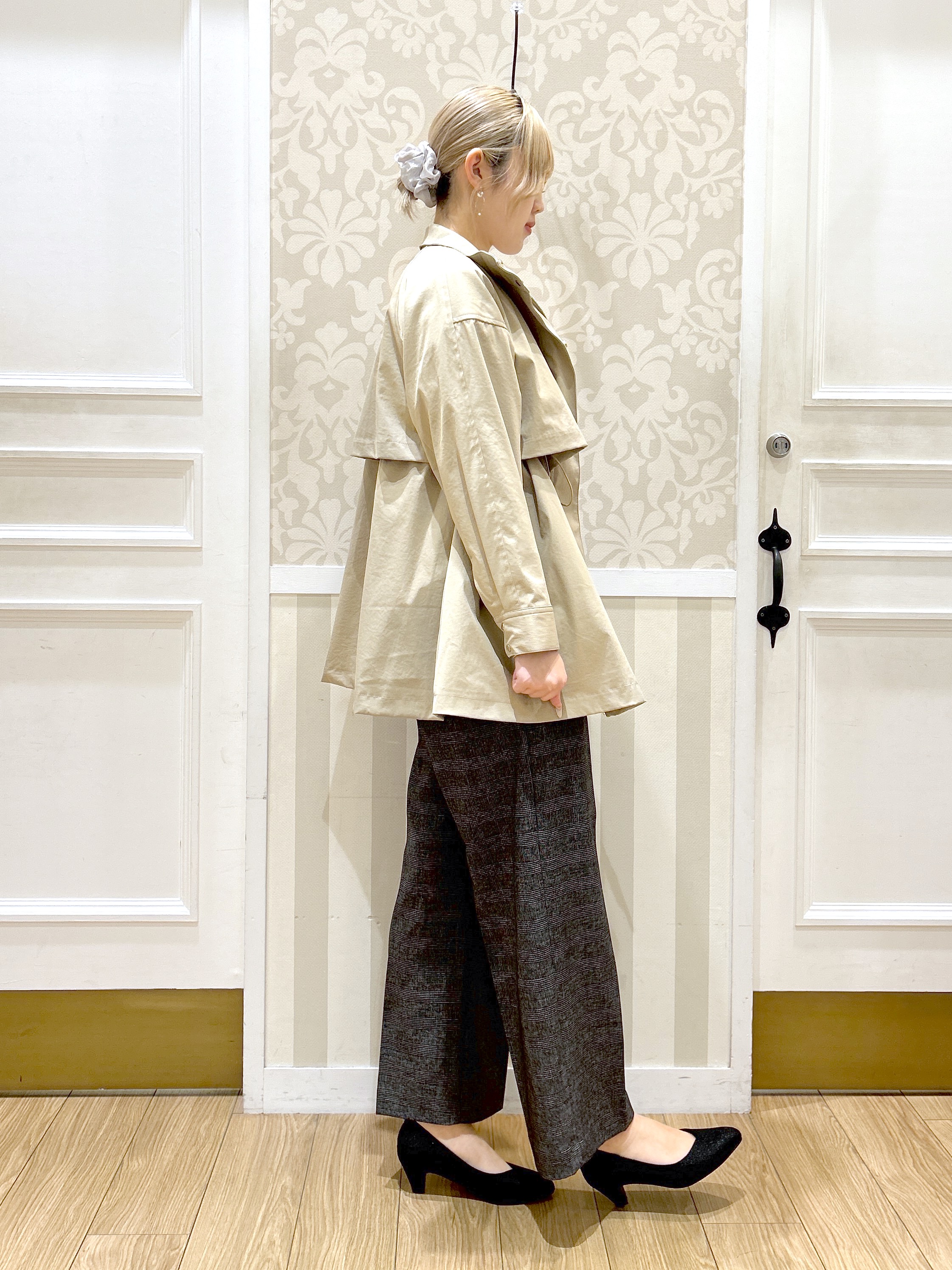 望 愛さんの「grove｜【撥水／シルエット2WAY】ゆったり着られて体型カバー◎ スタンドネック テントラインコート」を使ったコーディネート