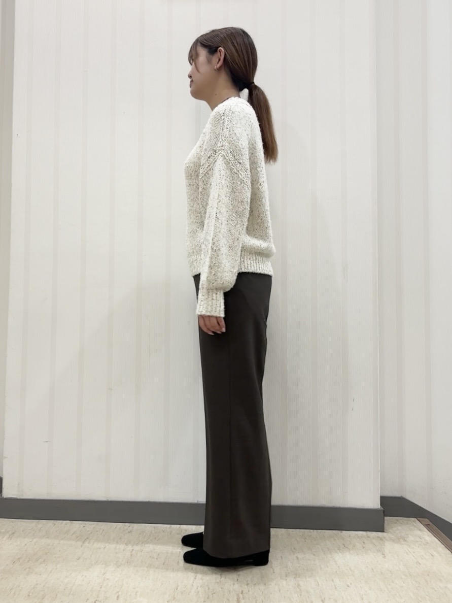 ちひさんの「INDIVI｜【コットン混／ミックスカラー】カールヤーン パフスリーブニット」を使ったコーディネート