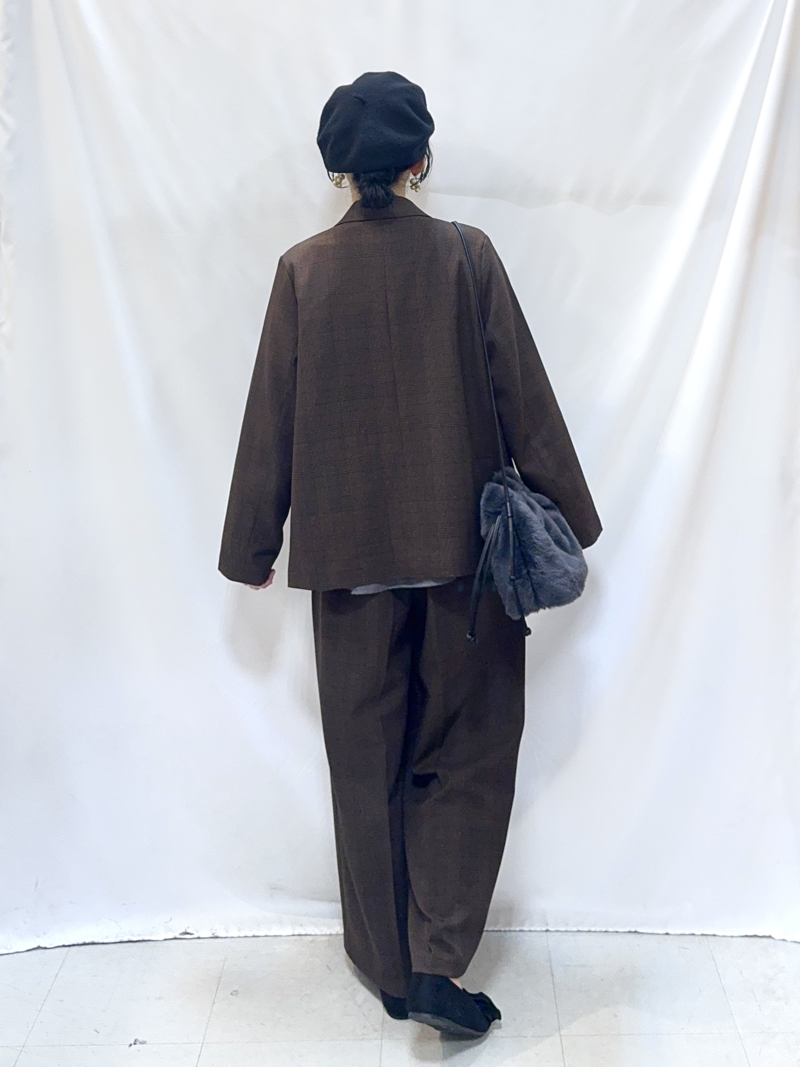𝐇𝐢𝐫𝐨𝐦𝐢さんの「SHOO･LA･RUE｜【セットアップ可/洗濯後しわになりにくい】ウールフィール ダブルジャケット」を使ったコーディネート