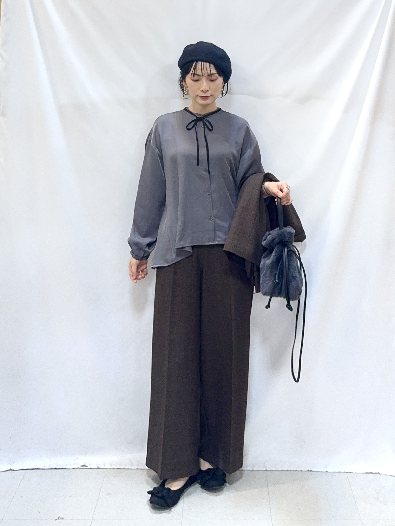 𝐇𝐢𝐫𝐨𝐦𝐢さんの「SHOO･LA･RUE｜【セットアップ可/洗濯後しわになりにくい】ウールフィール ダブルジャケット」を使ったコーディネート