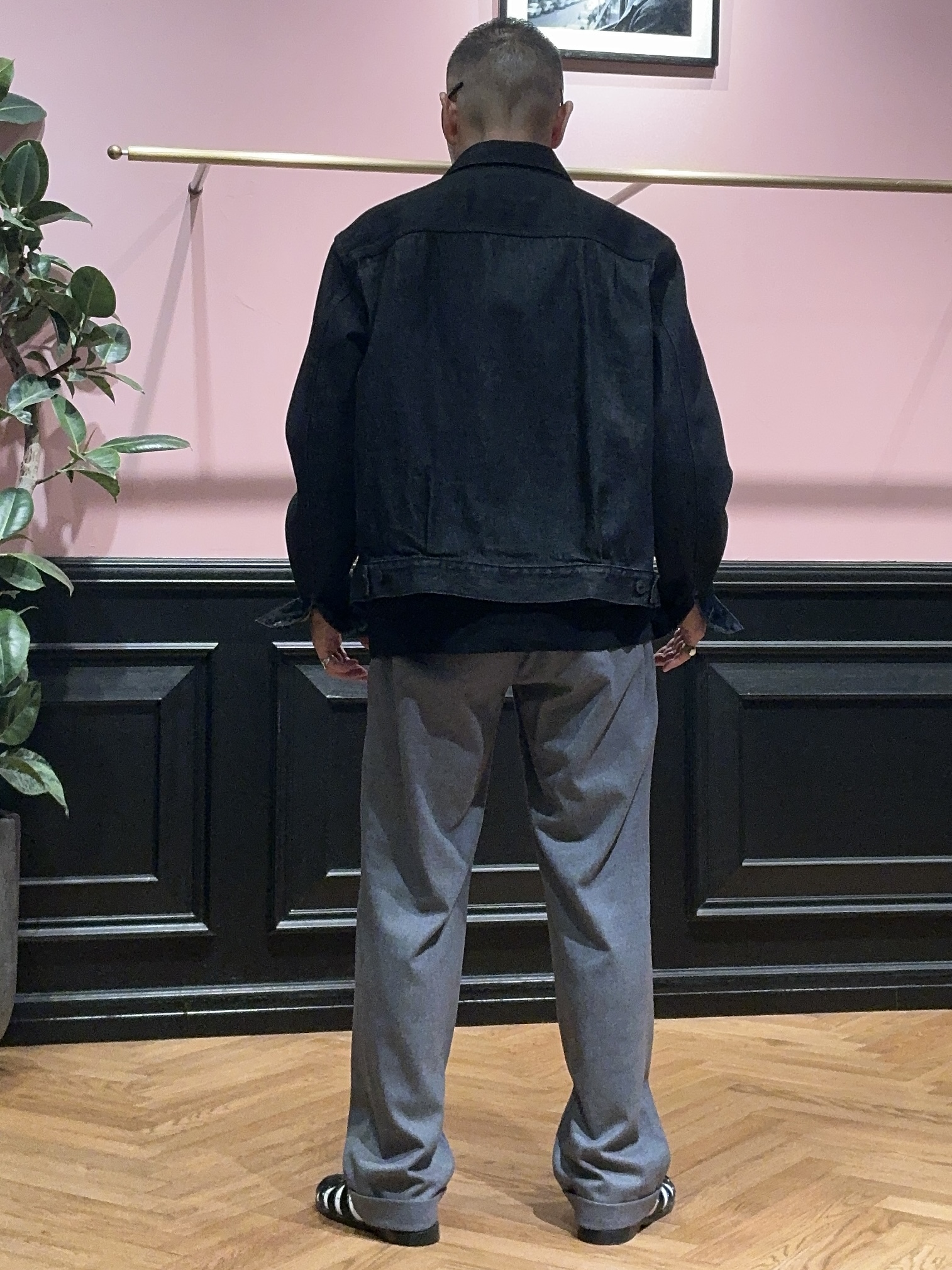 torigoeさんの「DRESSTERIOR｜【干場義雅&times;DRESSTERIOR】ブラックGジャン」を使ったコーディネート