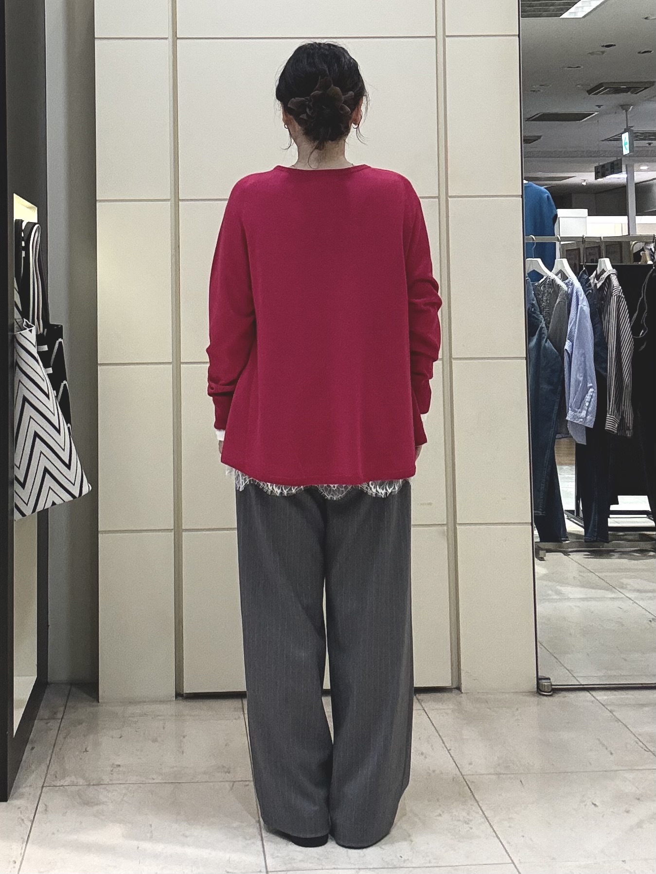 mori.さんの「UNTITLED｜【きれいに体型カバー/8色展開】Aラインシルエットニットプルオーバー」を使ったコーディネート