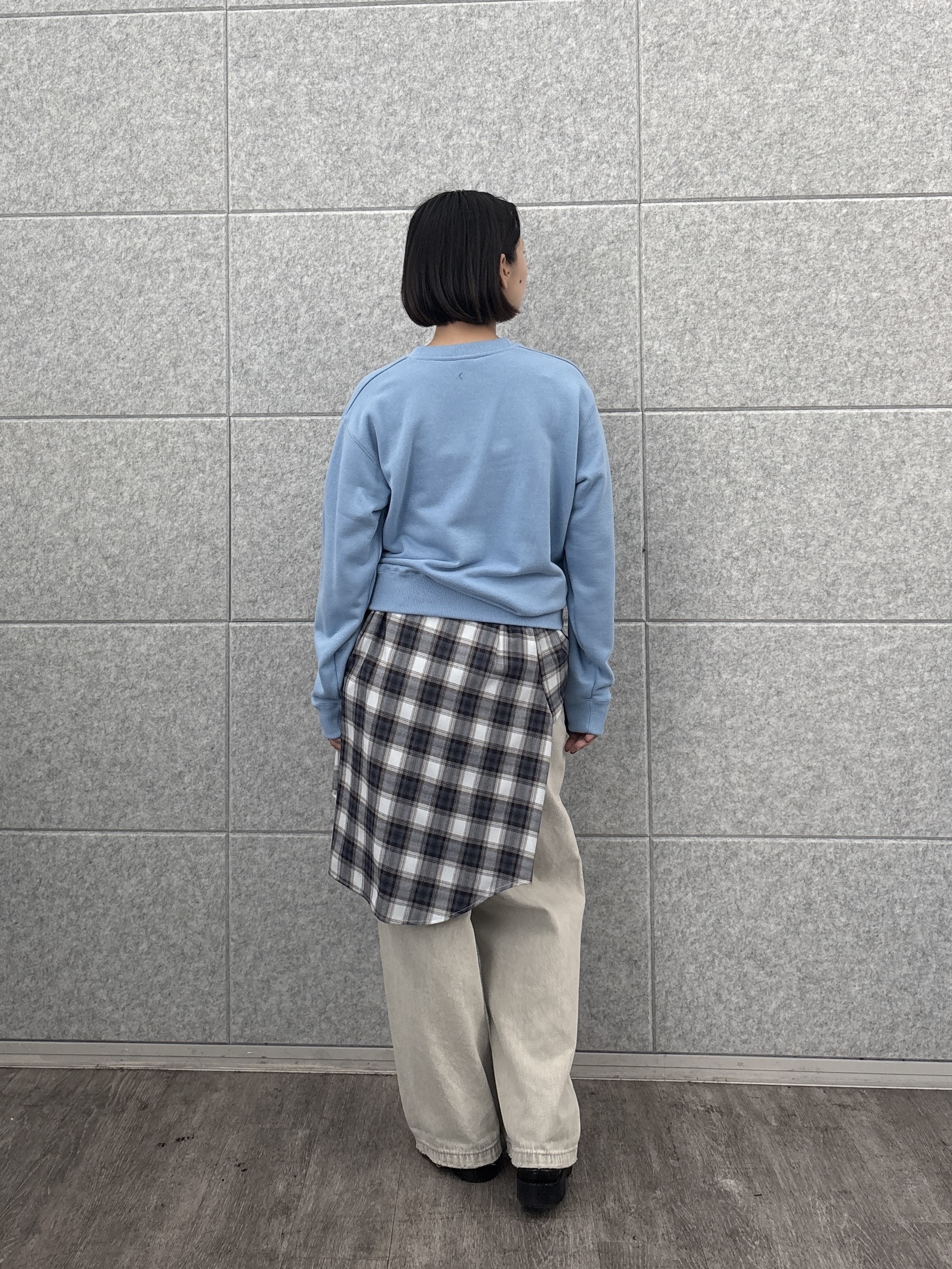 ayanoさんの「INDIVI｜フォルムロゴスウェット」を使ったコーディネート