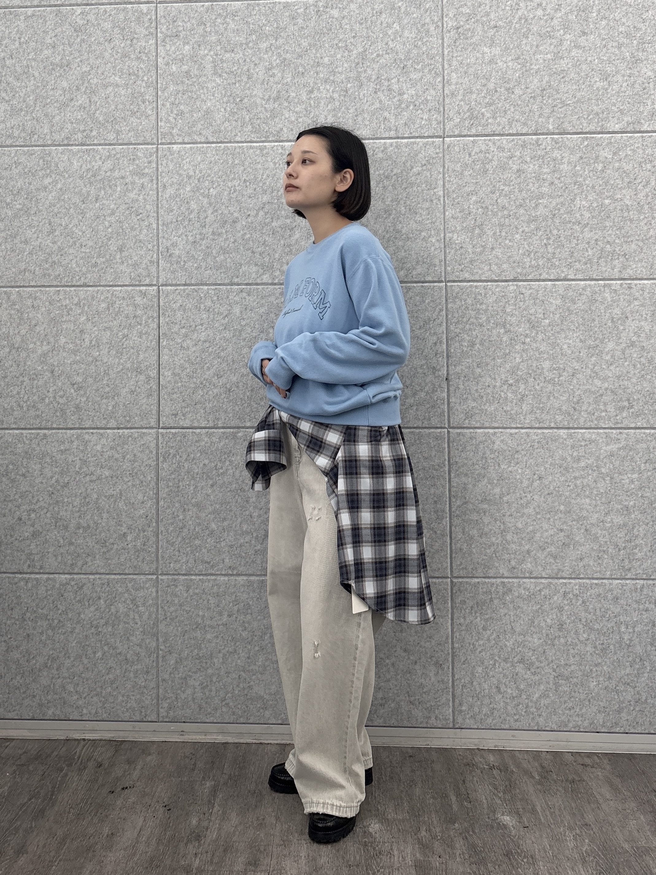 ayanoさんの「INDIVI｜フォルムロゴスウェット」を使ったコーディネート