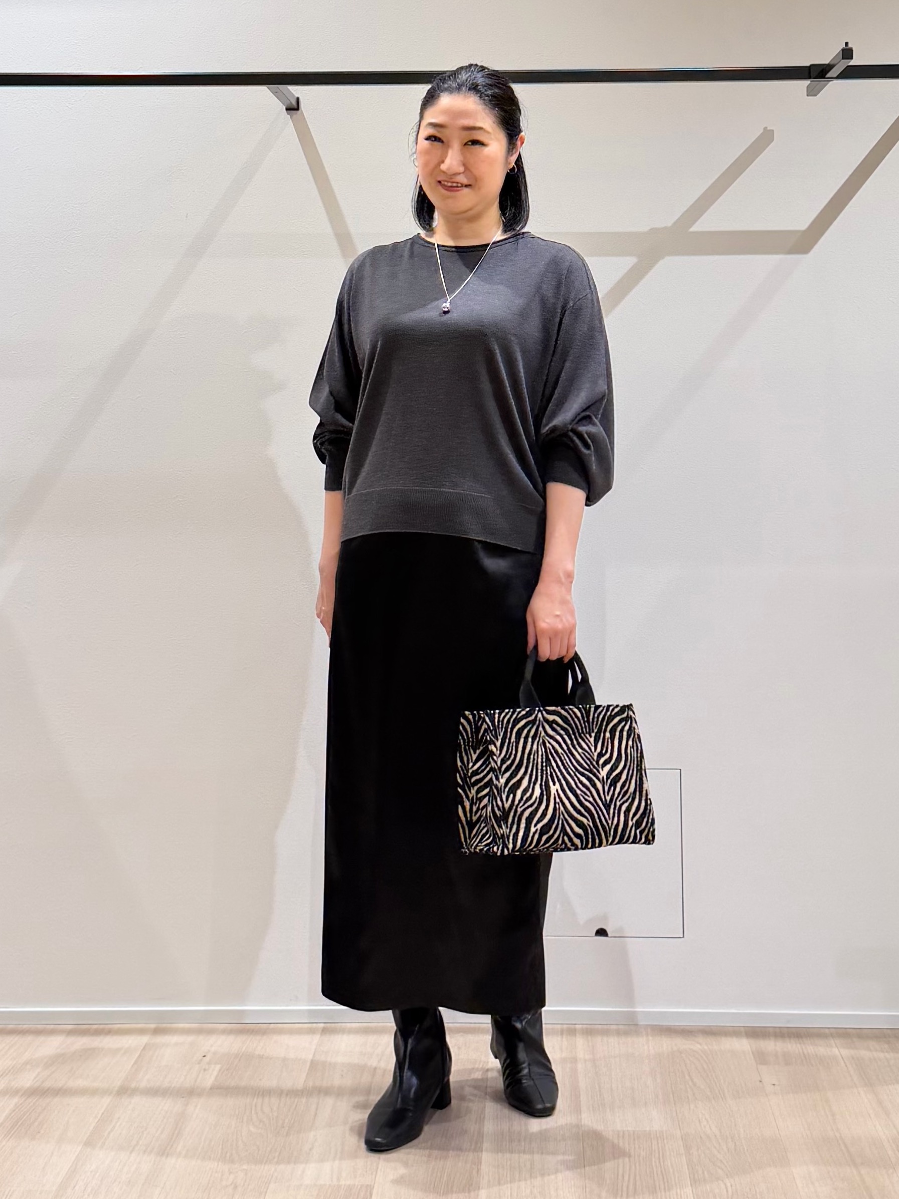 TOMOMIさんの「UNTITLED｜【店頭人気！/8色展開】ボリュームスリーブニットプルオーバー」を使ったコーディネート