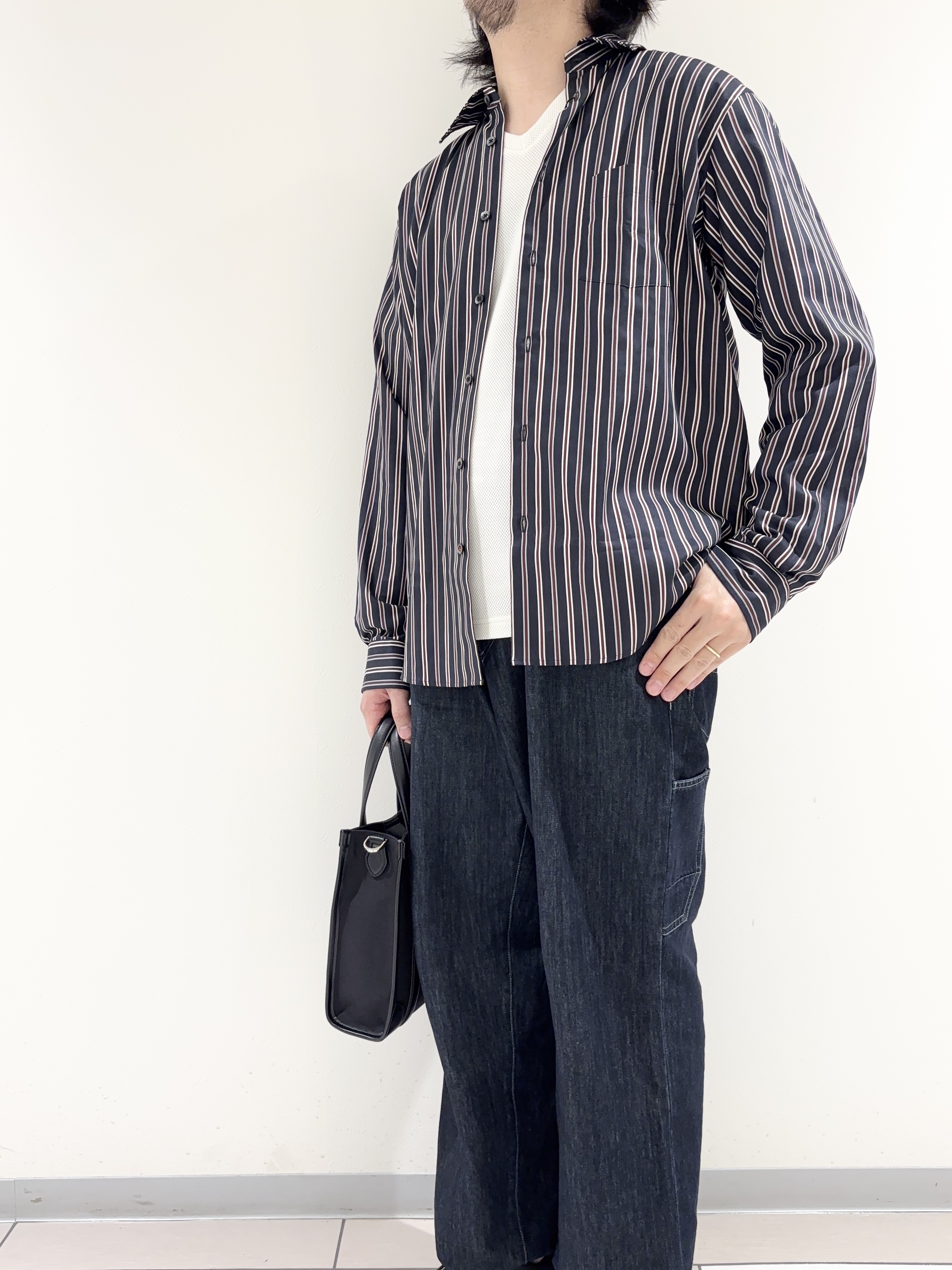 及川さんの「TAKEO KIKUCHI｜【BOWLER HAT LABEL】日本製オルタネートストライプシャツ」を使ったコーディネート