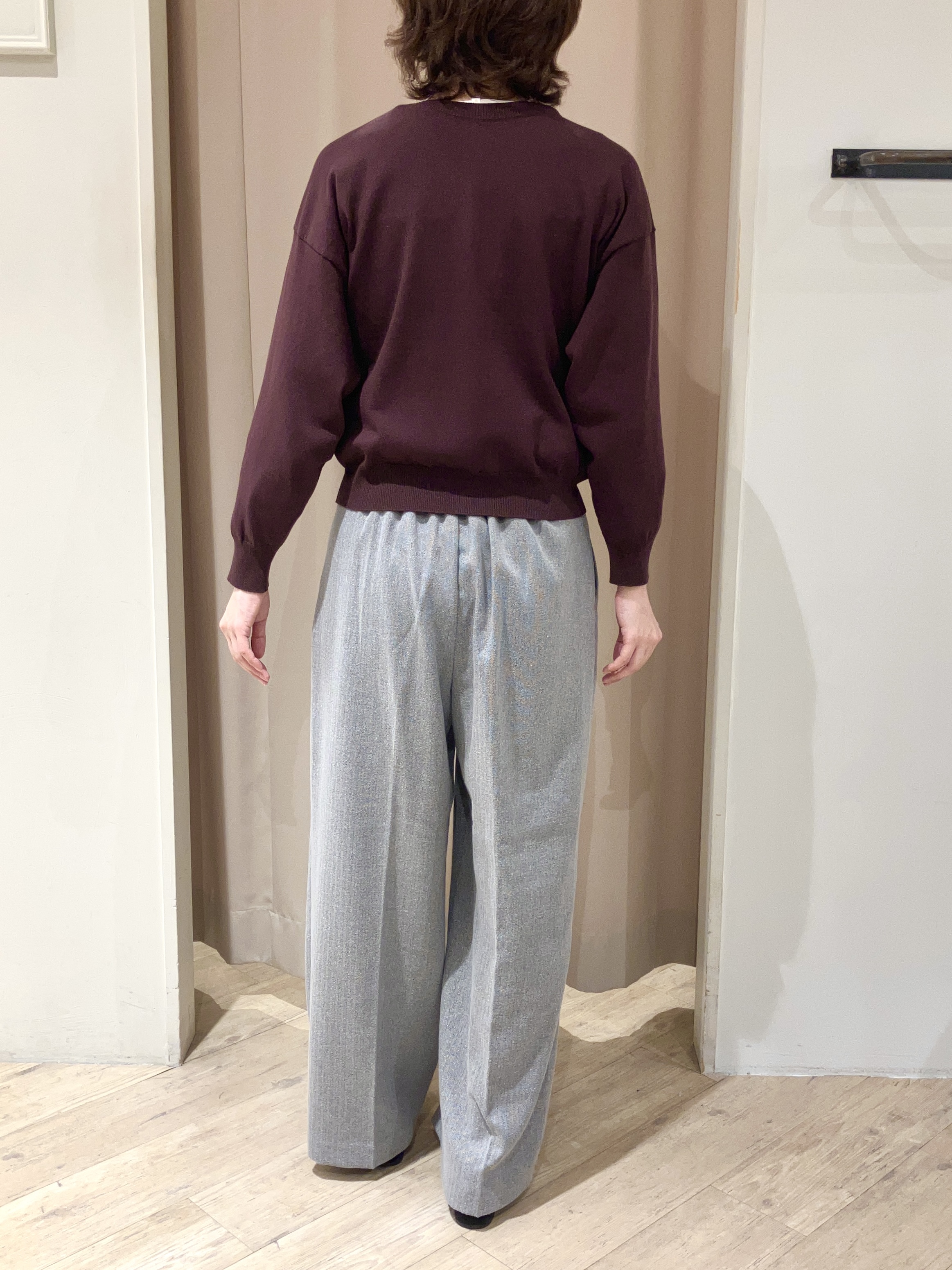 kimiさんの「grove｜【前後2WAY】さりげなく、上品にきらめく ニットカーディガン」を使ったコーディネート