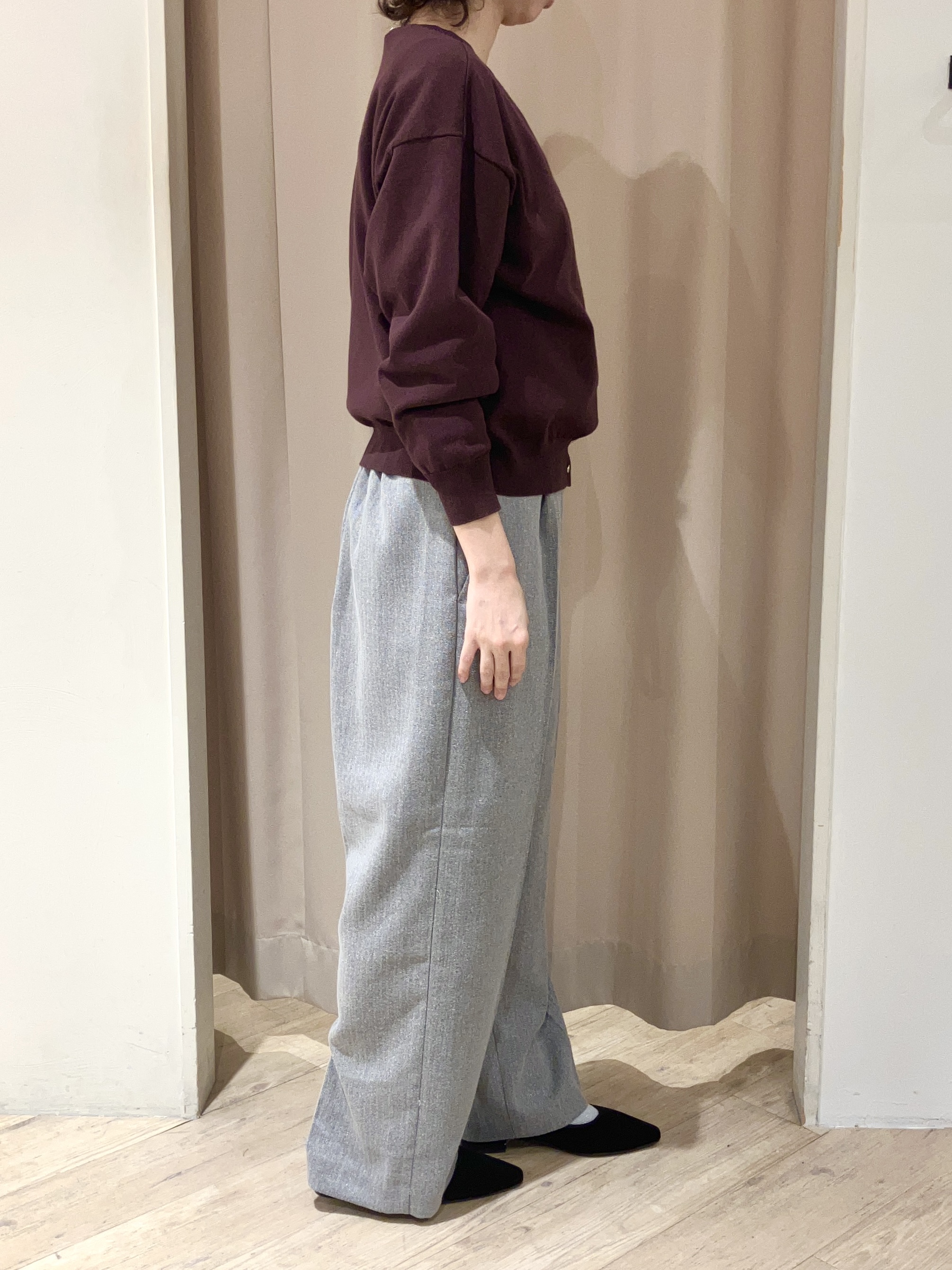 kimiさんの「grove｜【前後2WAY】さりげなく、上品にきらめく ニットカーディガン」を使ったコーディネート