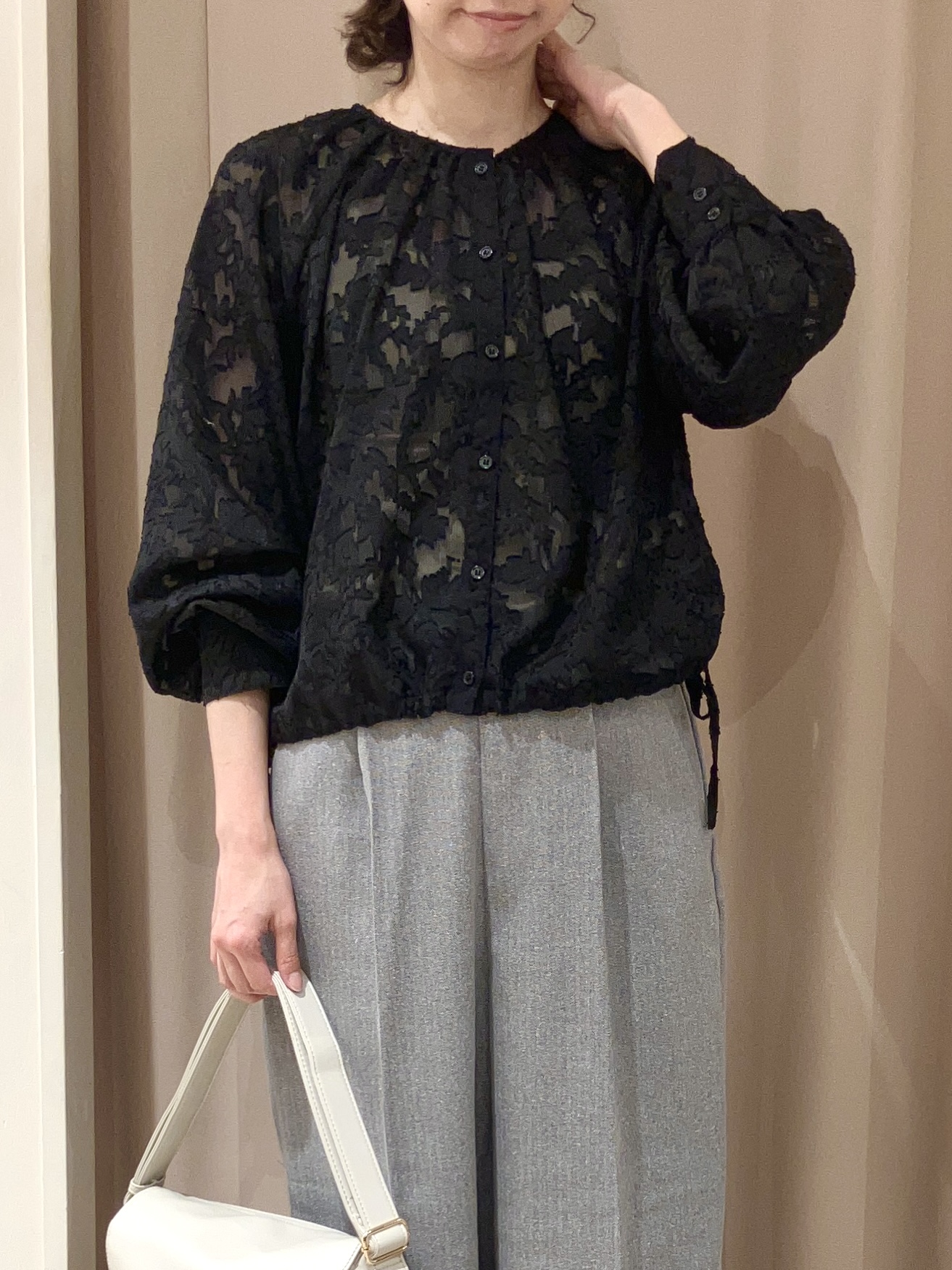 kimiさんの「grove｜上品に華やぐ シアージャカードブラウス」を使ったコーディネート
