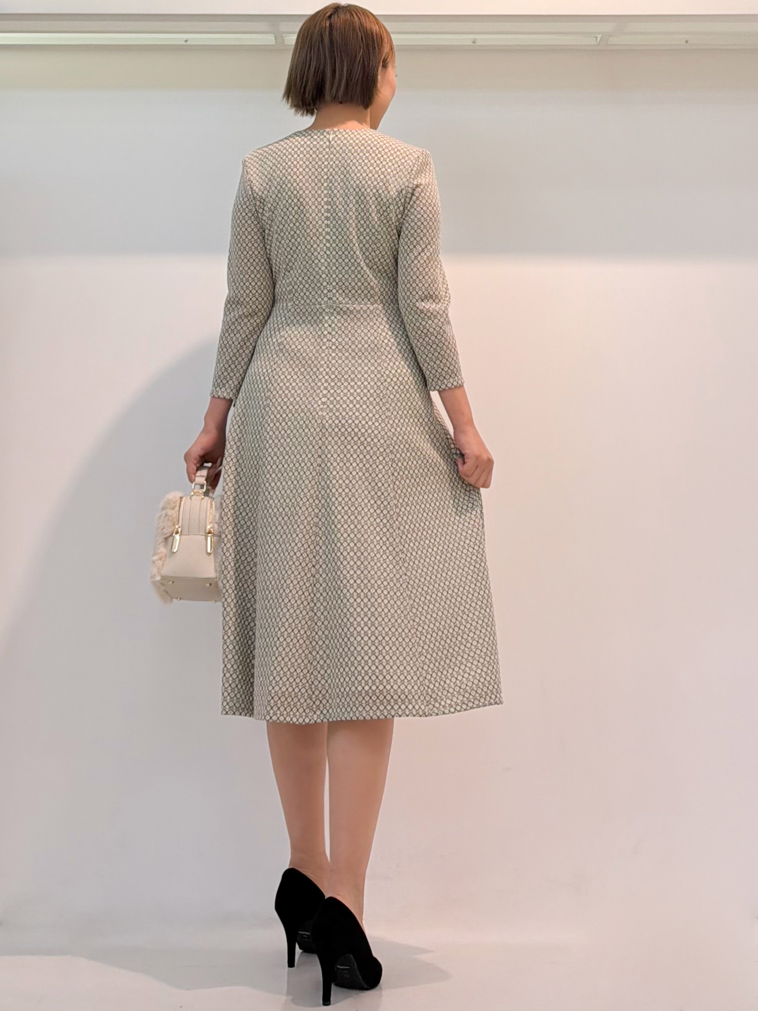 chiiさんの「COUP DE CHANCE｜【手洗い可】花モチーフ付カーディガン」を使ったコーディネート
