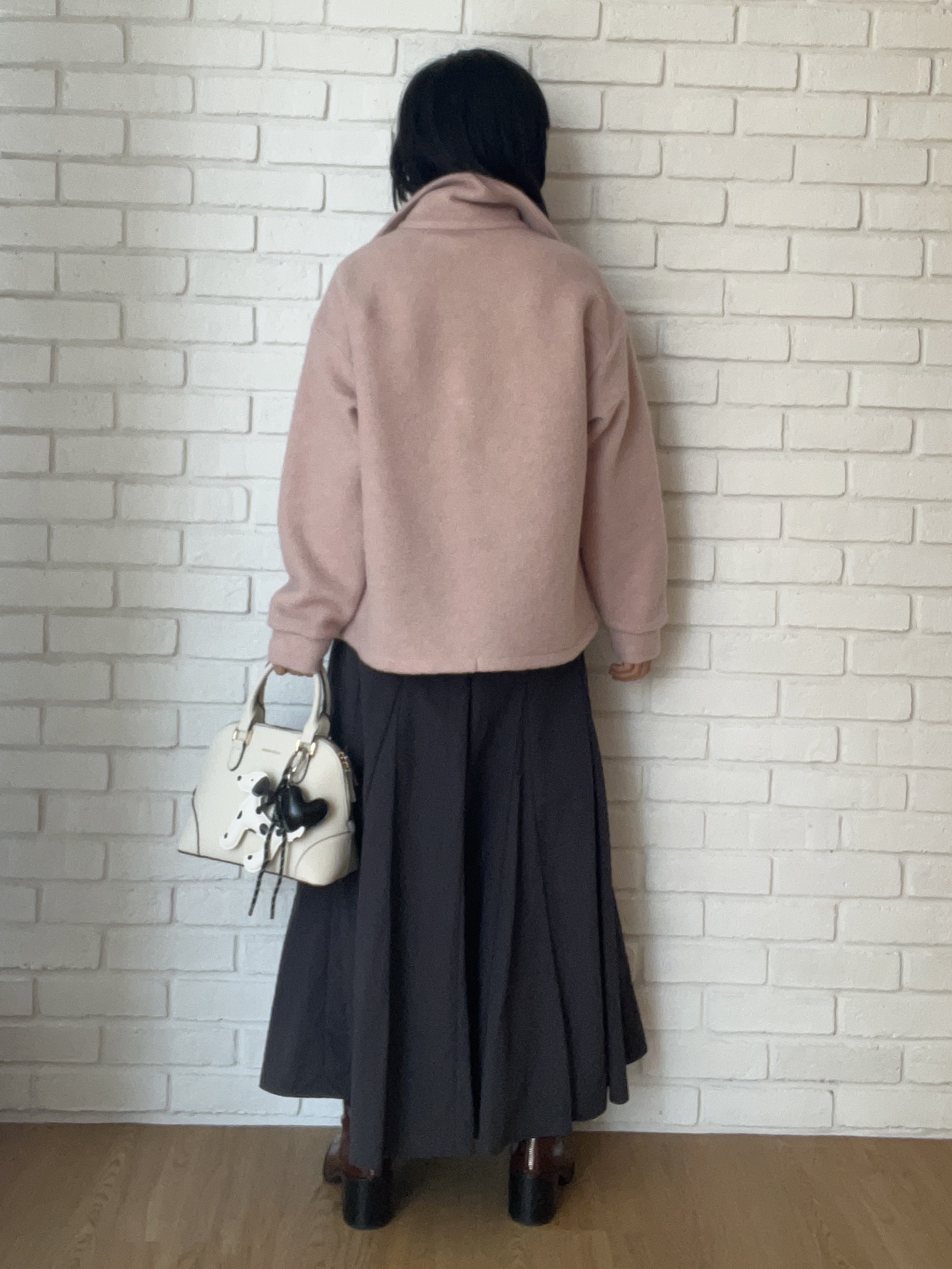 misaさんの「DRESSTERIOR｜モノトーンドッグチャーム」を使ったコーディネート