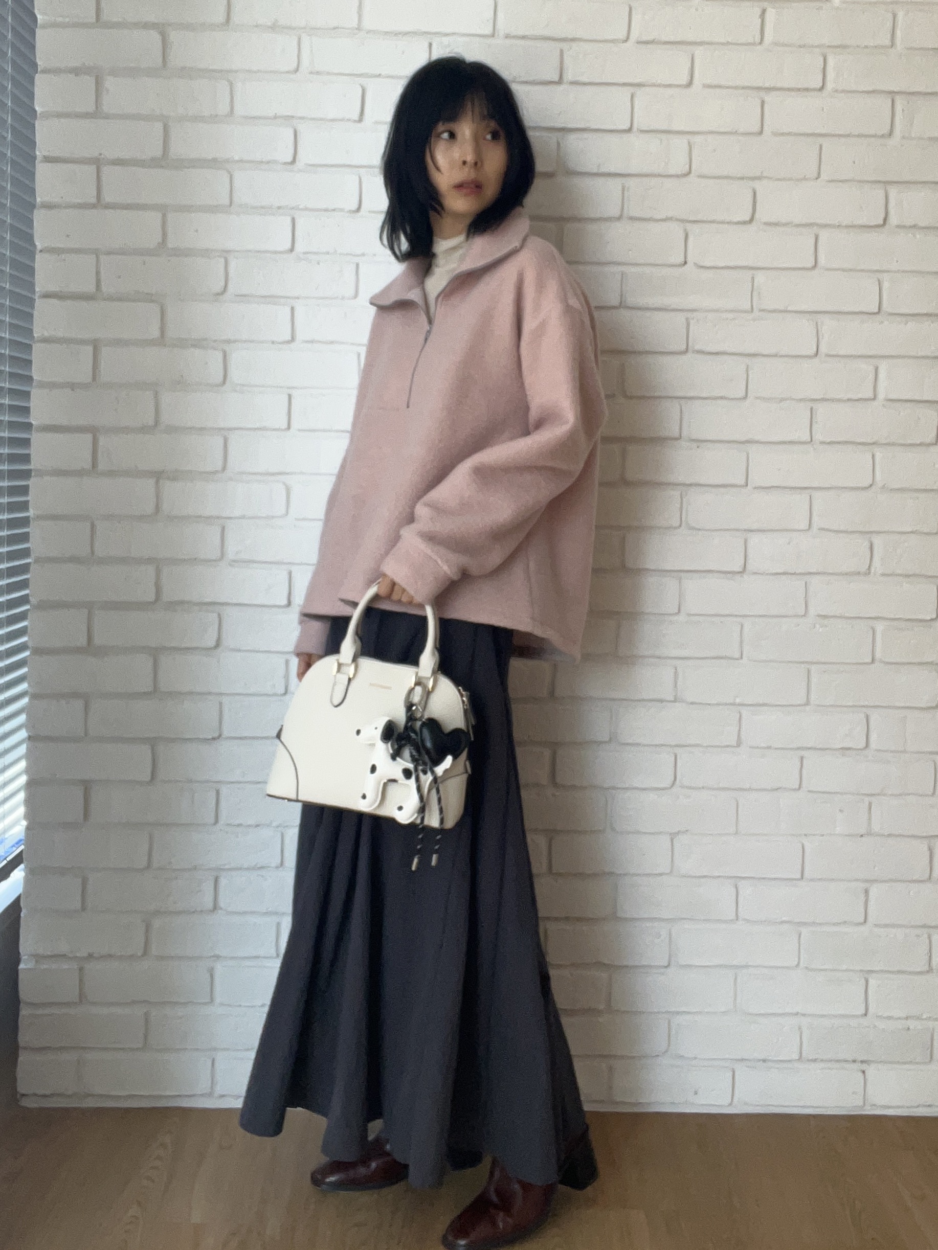 misaさんの「DRESSTERIOR｜モノトーンドッグチャーム」を使ったコーディネート