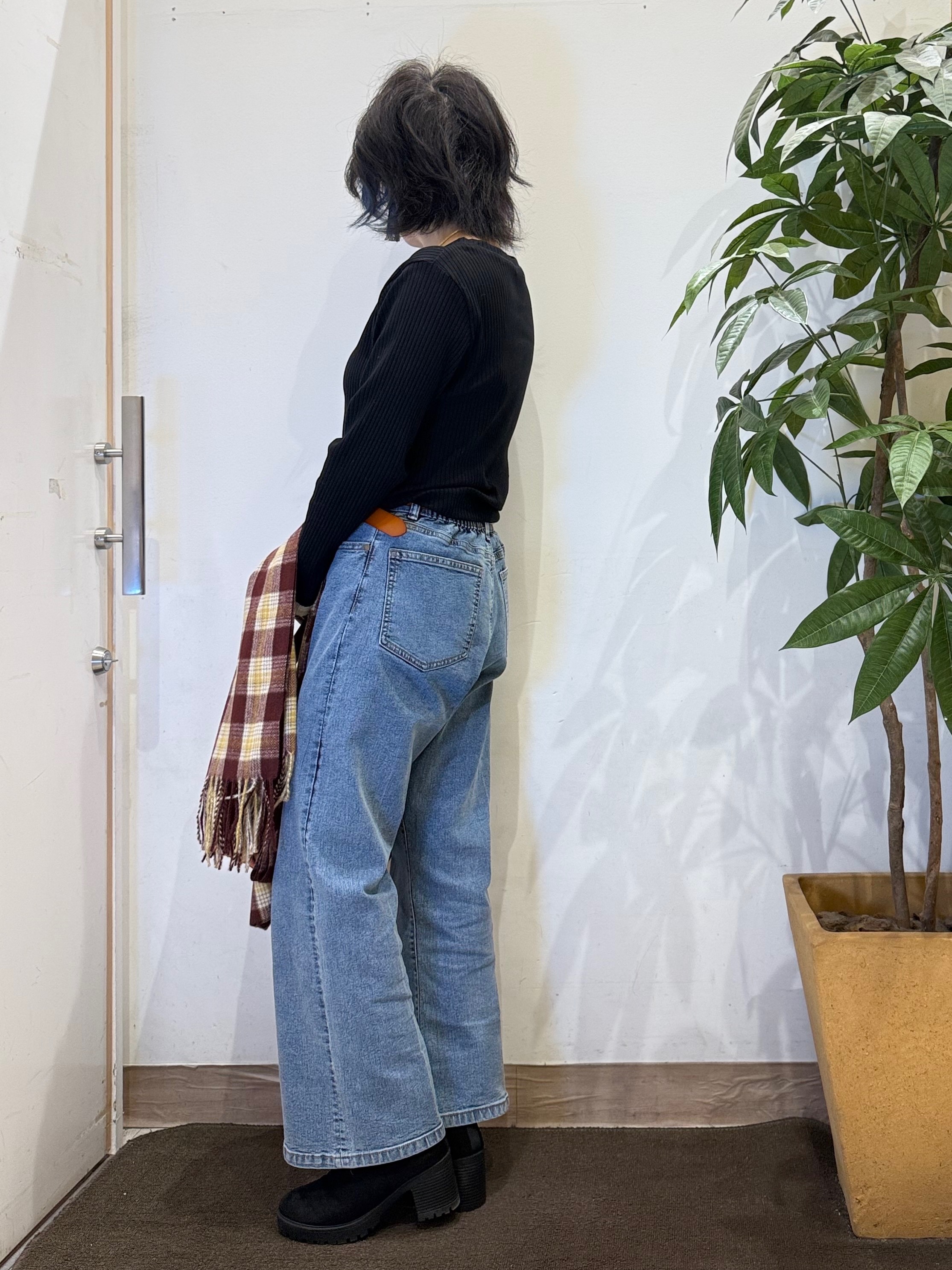 misakiさんの「SHOO･LA･RUE｜【洗濯機可/S-LL】縦ラインですっきり お袖配色リブトップス」を使ったコーディネート