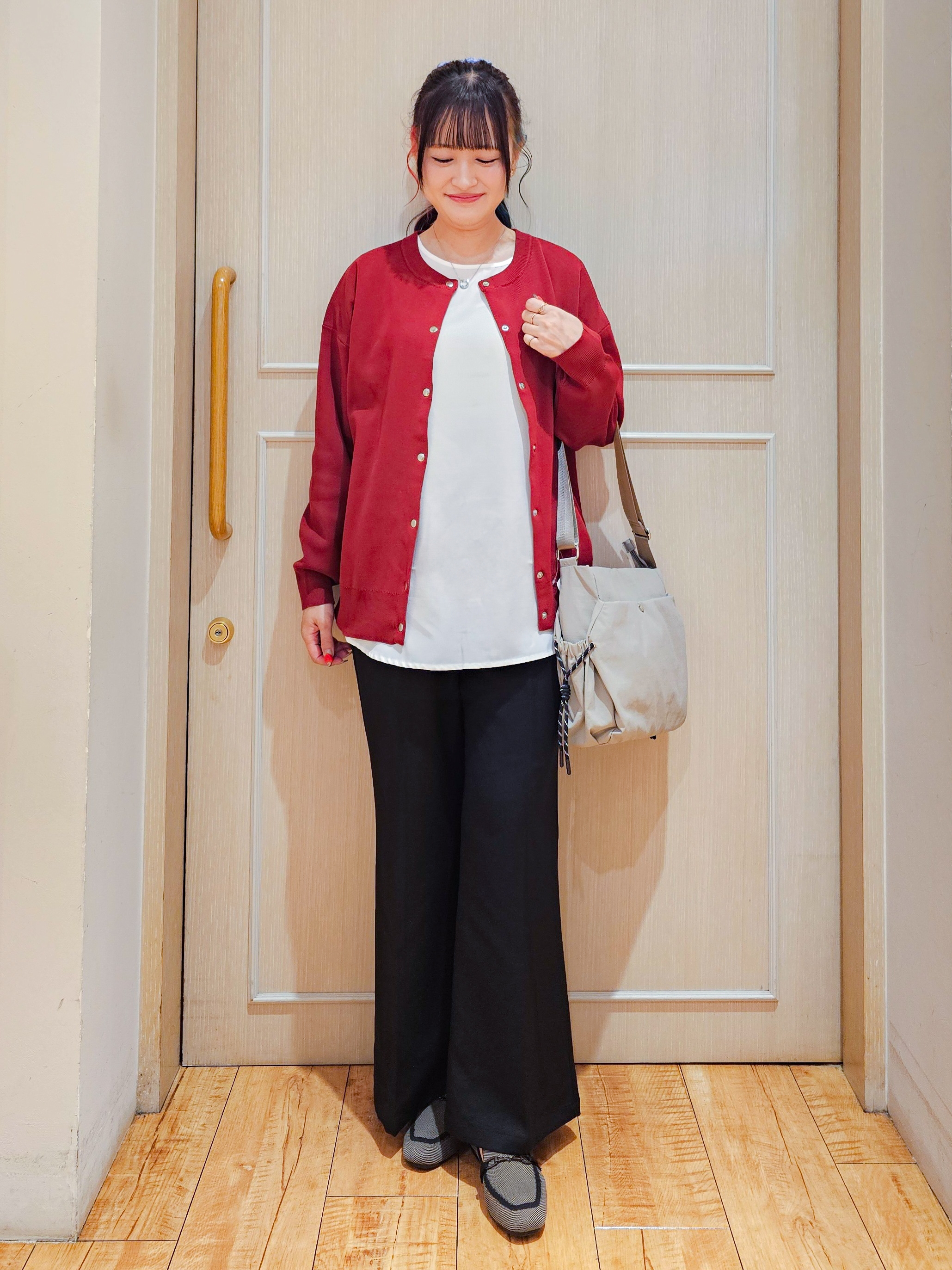 ゆゆさんの「SHOO･LA･RUE｜【セットアップ可/洗濯機可】軽やかに羽織れる スポンディッシュ ニットカーディガン」を使ったコーディネート
