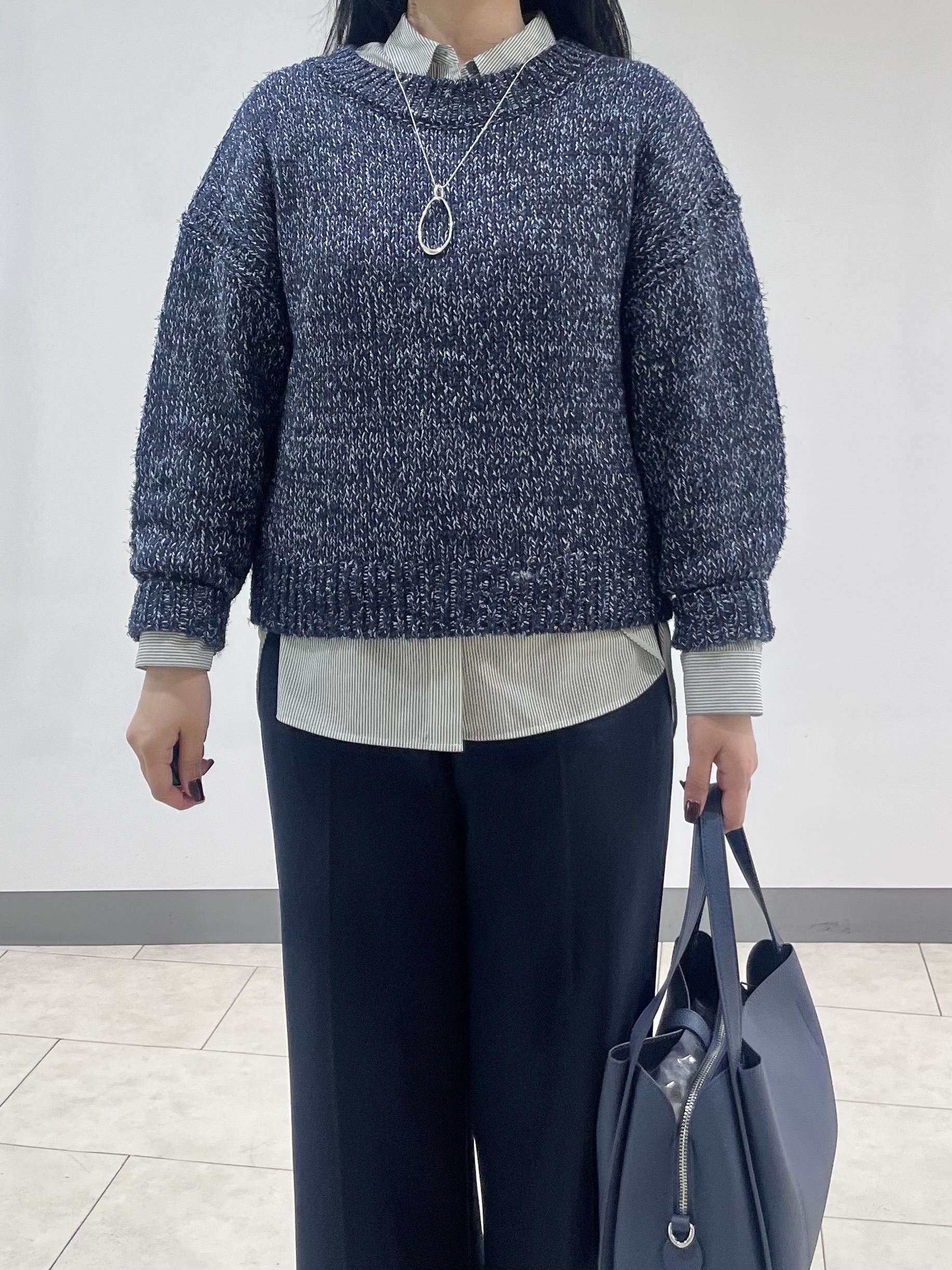 hasuさんの「INDIVI｜【コットン混／ミックスカラー】カールヤーン パフスリーブニット」を使ったコーディネート