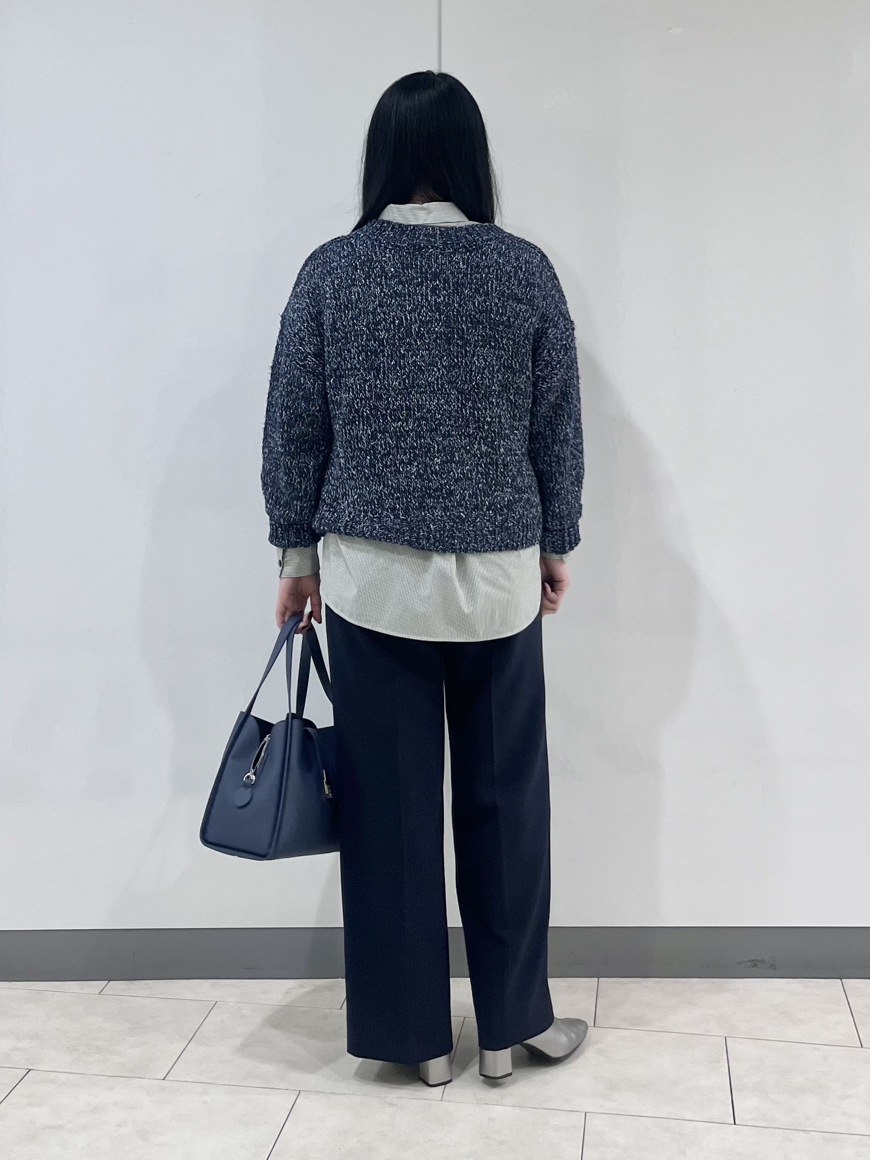 hasuさんの「INDIVI｜【コットン混／ミックスカラー】カールヤーン パフスリーブニット」を使ったコーディネート