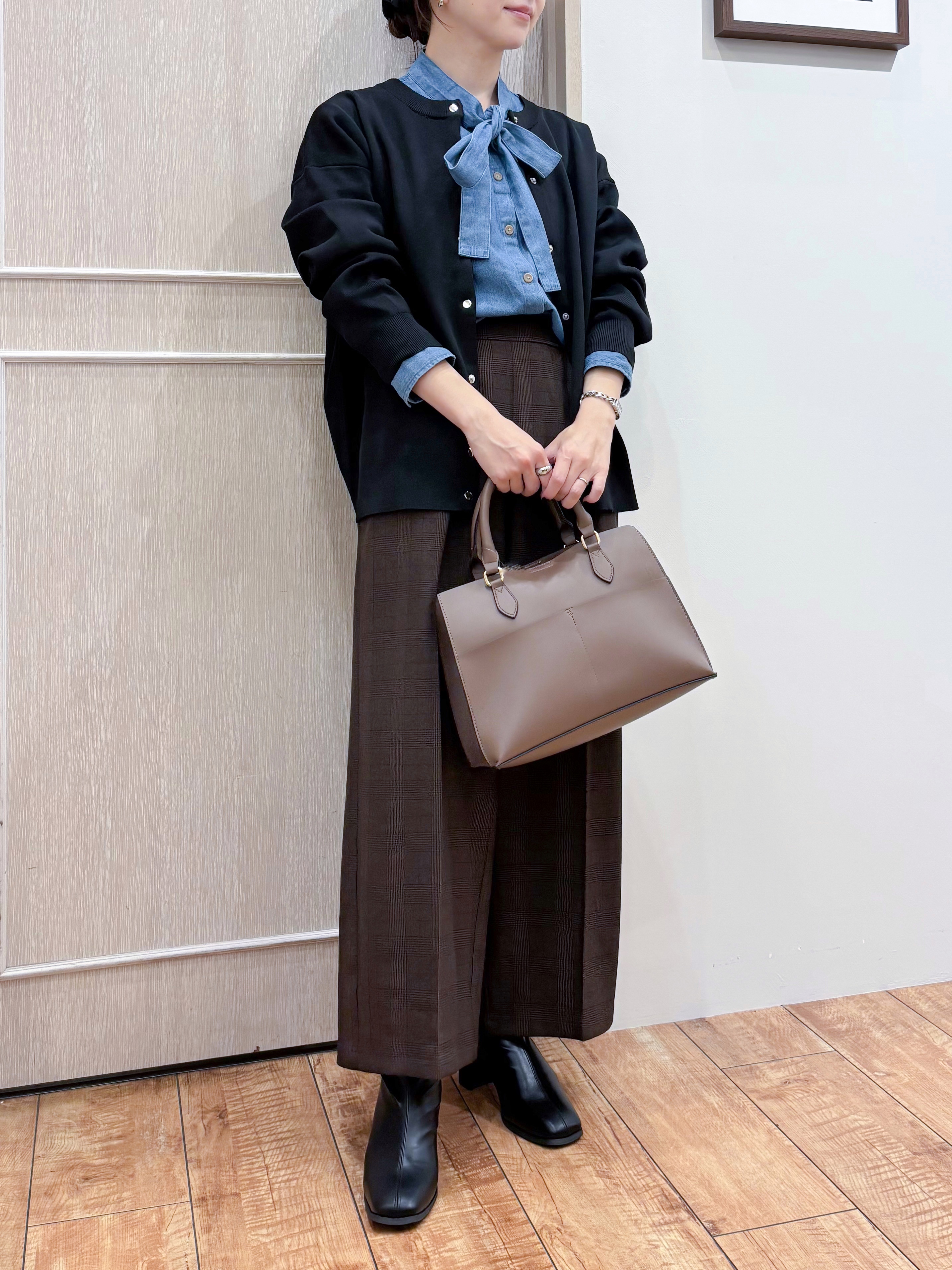 なみさんの「SHOO･LA･RUE｜【セットアップ可/洗濯機可】軽やかに羽織れる スポンディッシュ ニットカーディガン」を使ったコーディネート