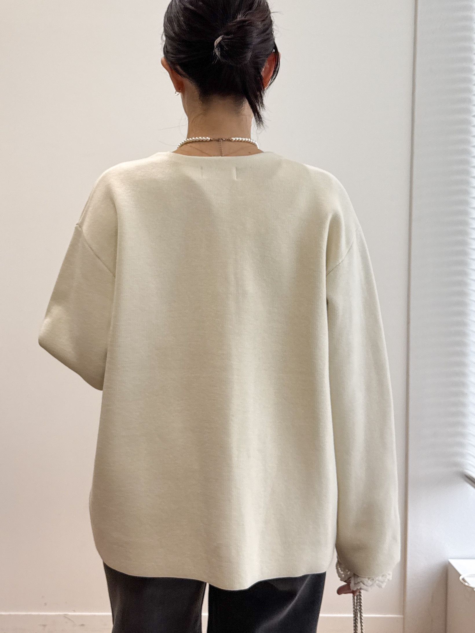 そねなおさんの「OPAQUE.CLIP｜スナップボタン 配色ニットカーディガン【洗濯機OK】」を使ったコーディネート