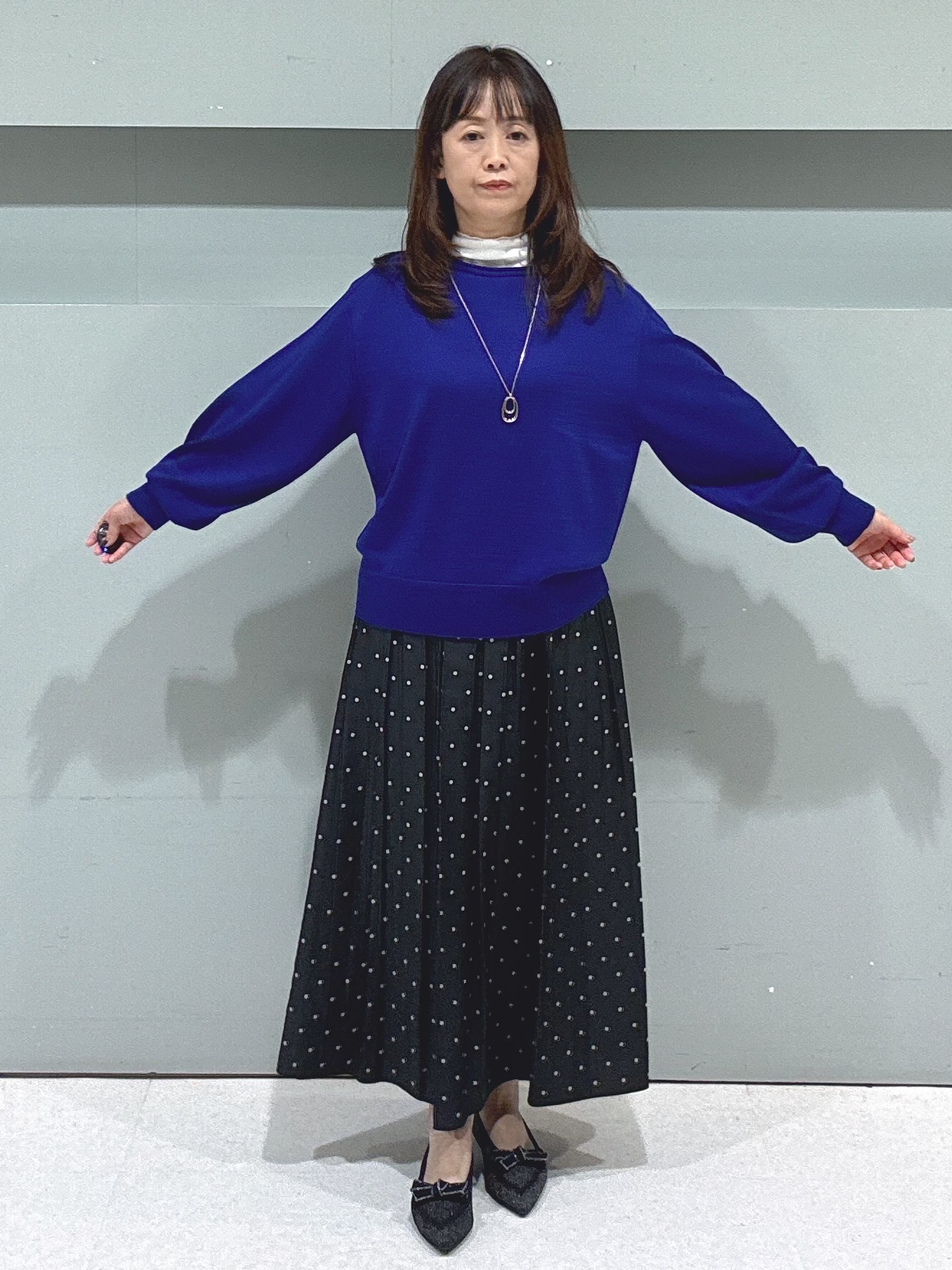 makiさんの「UNTITLED｜【大人の抜け感/8色展開】ボリュームスリーブニットプルオーバー」を使ったコーディネート