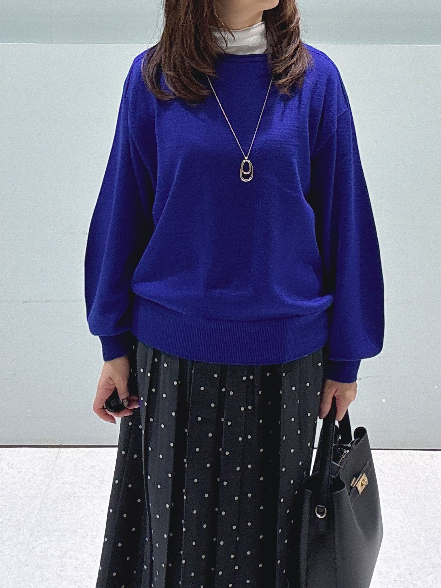 makiさんの「UNTITLED｜【大人の抜け感/8色展開】ボリュームスリーブニットプルオーバー」を使ったコーディネート