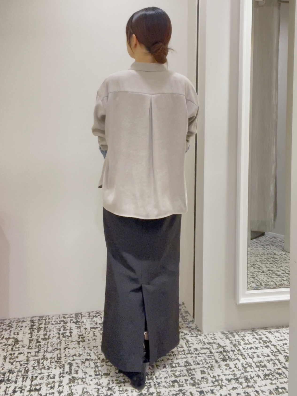 ELENAさんの「UNTITLED｜【セットアップ可/秋羽織り】スエードライクシャツ」を使ったコーディネート