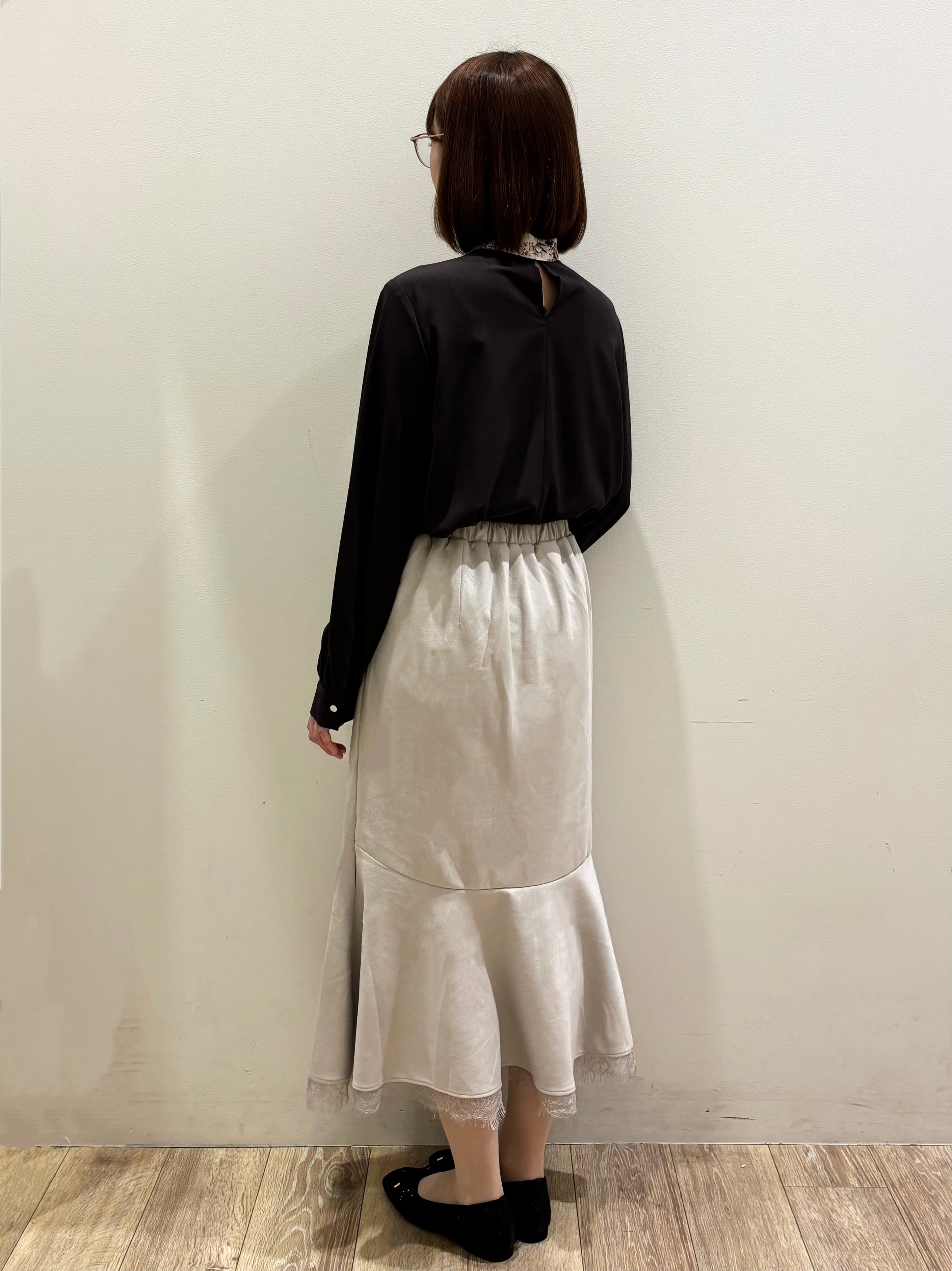 honamiさんの「index｜【2way】スカーフ付きタックブラウス《洗濯機OK／イージーアイロン》」を使ったコーディネート