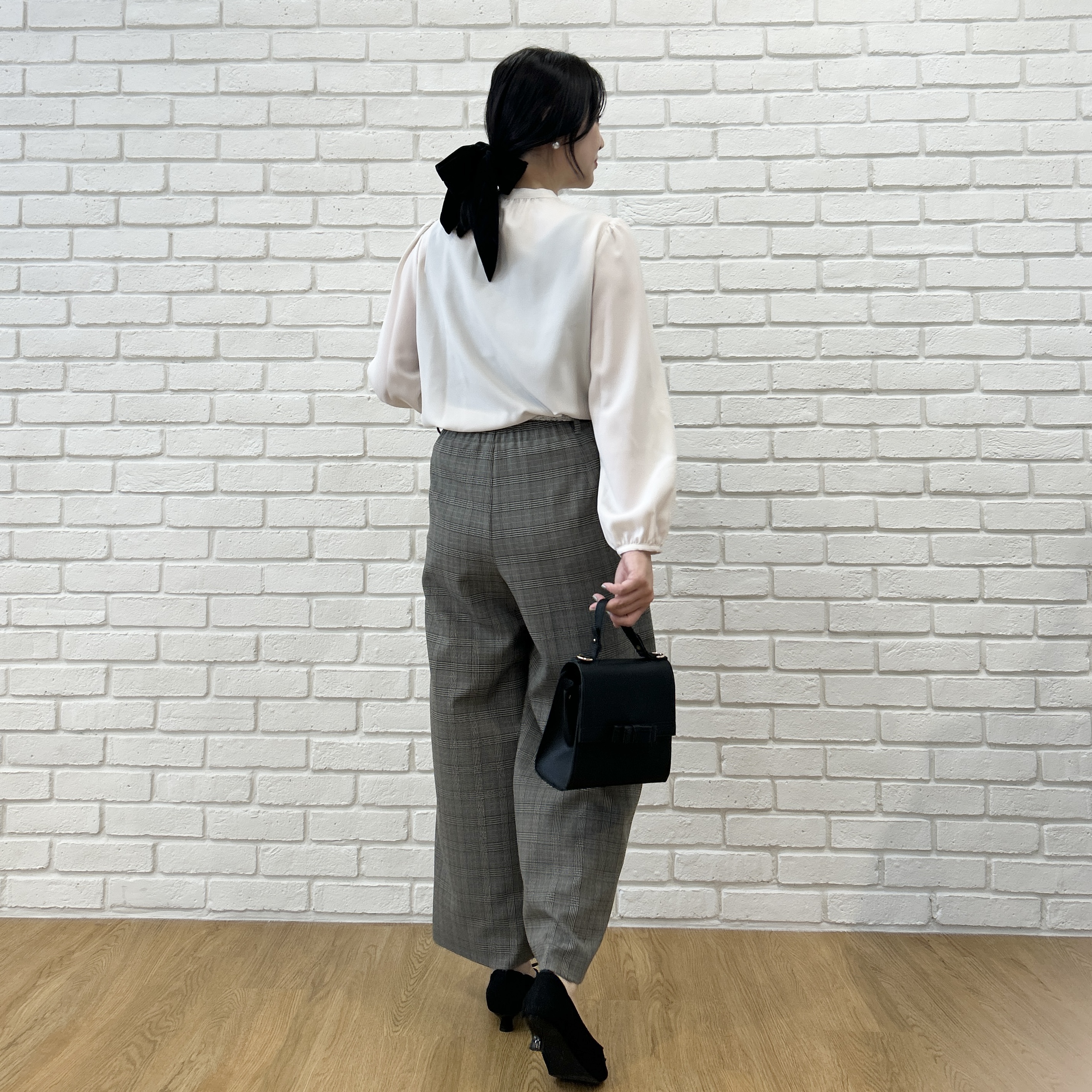 shinoさんの「Couture brooch｜【衿元リボンが可憐】ピンタック レース ブラウス」を使ったコーディネート