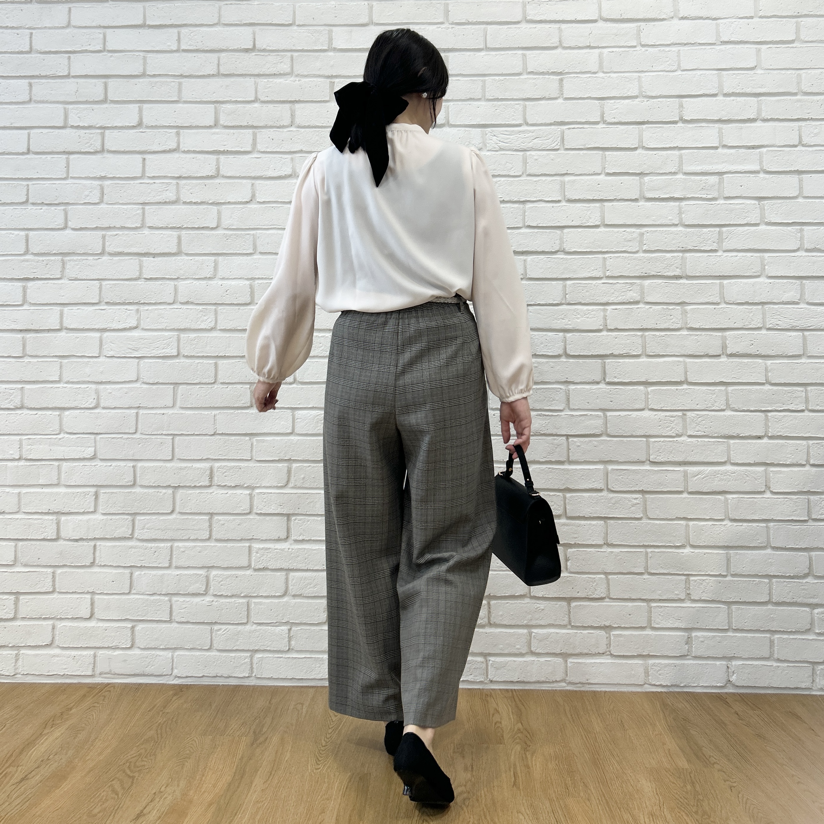 shinoさんの「Couture brooch｜【衿元リボンが可憐】ピンタック レース ブラウス」を使ったコーディネート