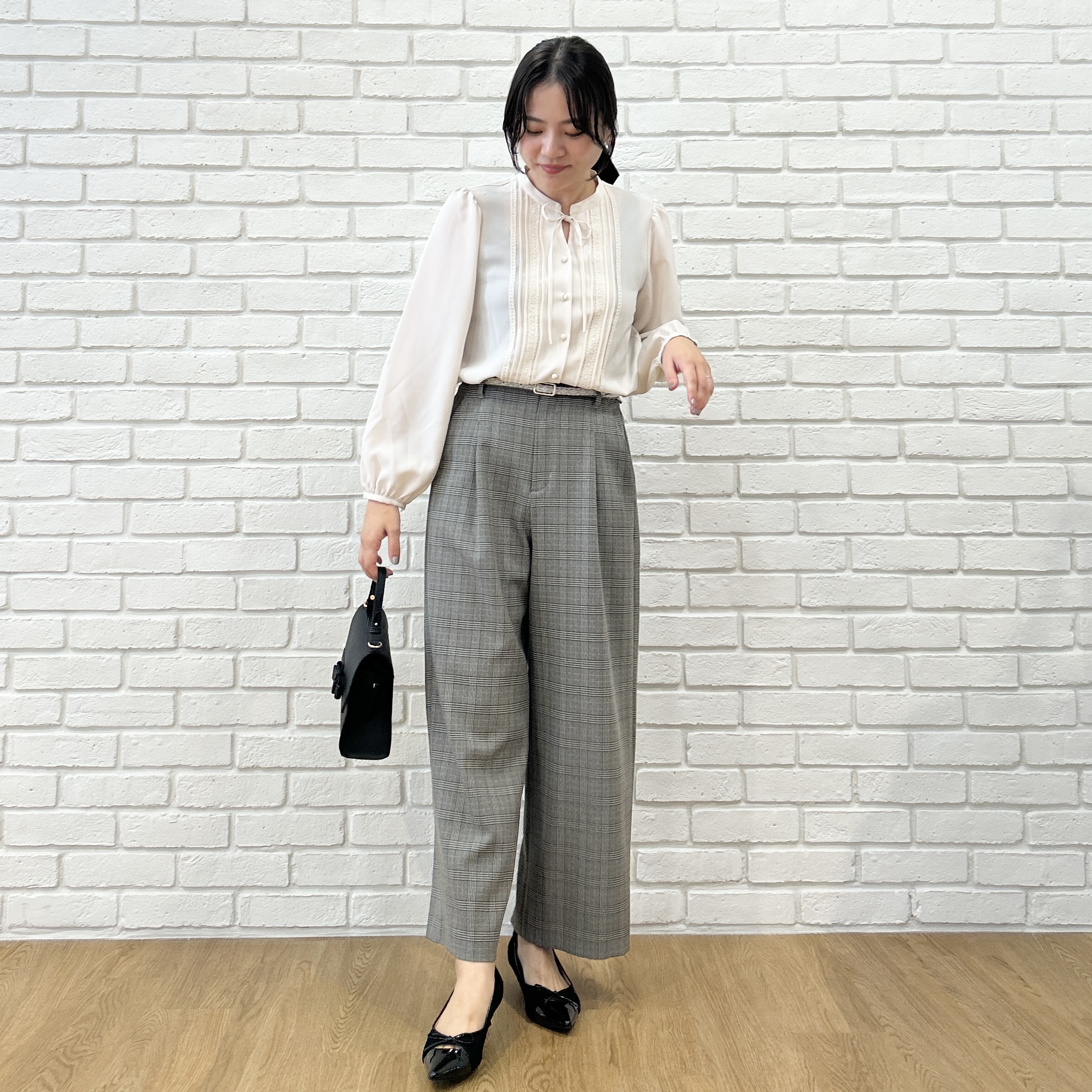 shinoさんの「Couture brooch｜【衿元リボンが可憐】ピンタック レース ブラウス」を使ったコーディネート