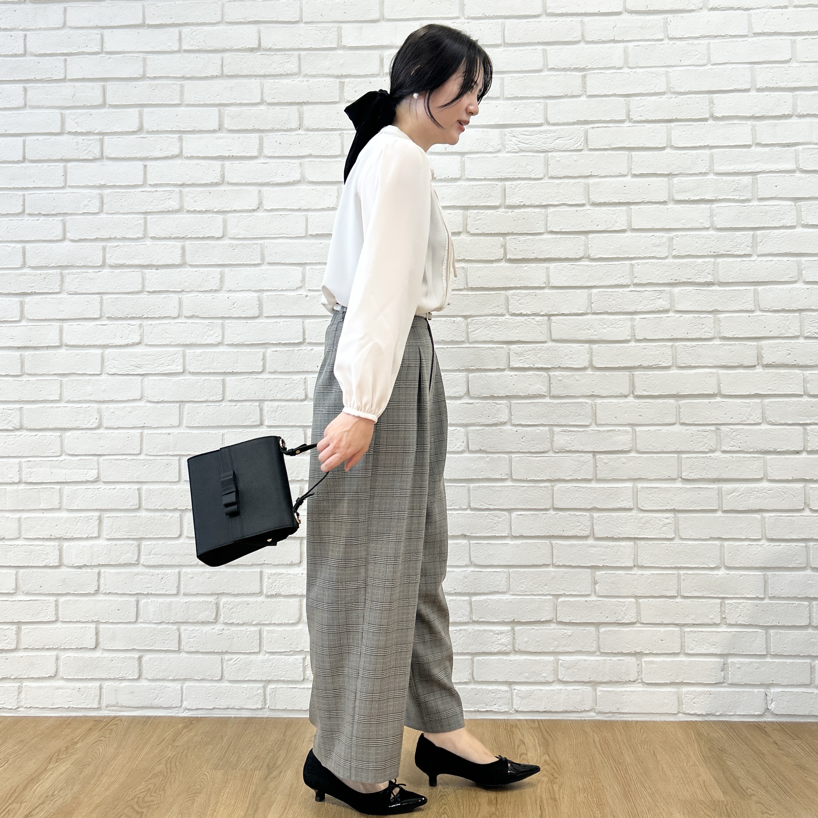 shinoさんの「Couture brooch｜【衿元リボンが可憐】ピンタック レース ブラウス」を使ったコーディネート