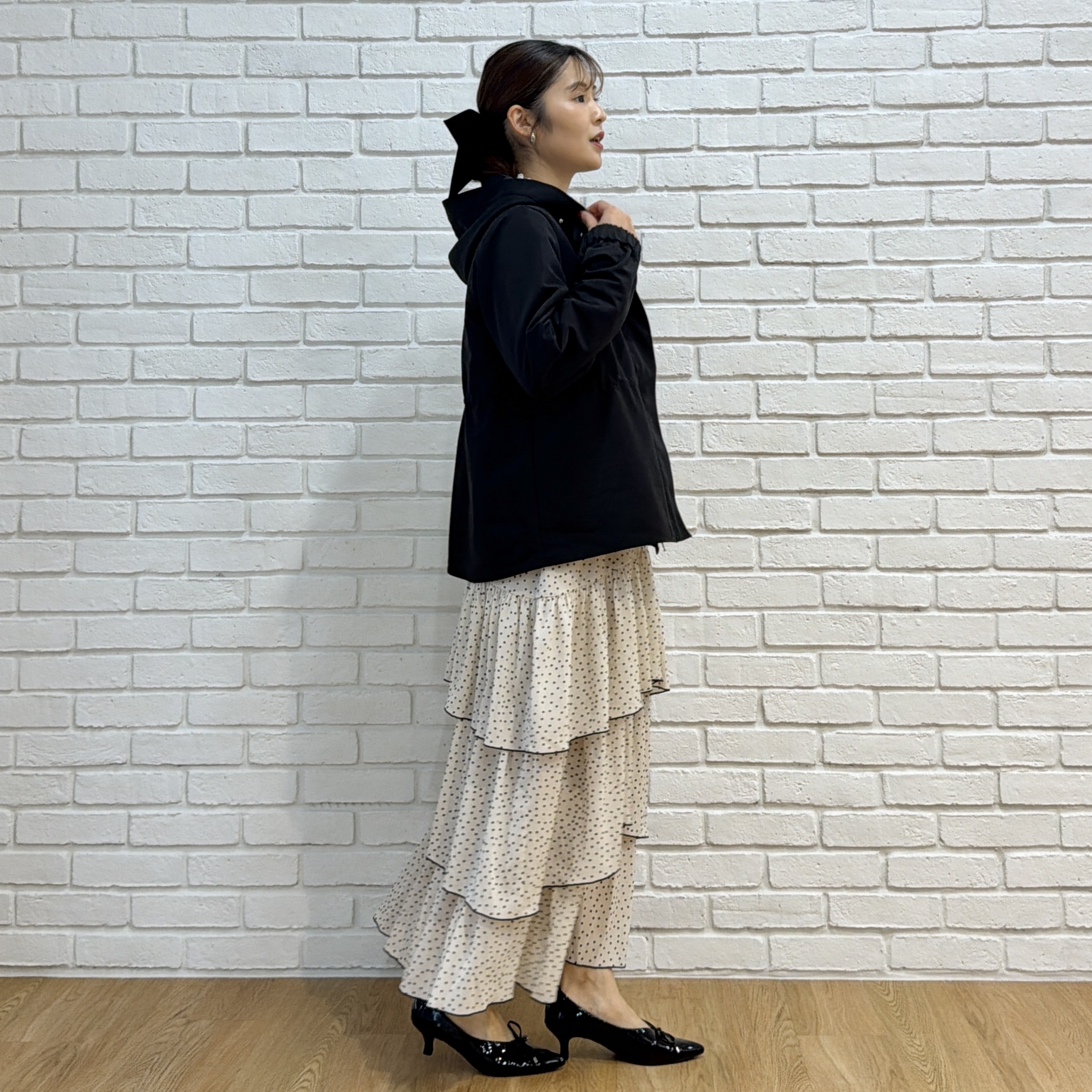 makiさんの「Couture brooch｜揚抑ドットフロッキーティアードスカート」を使ったコーディネート