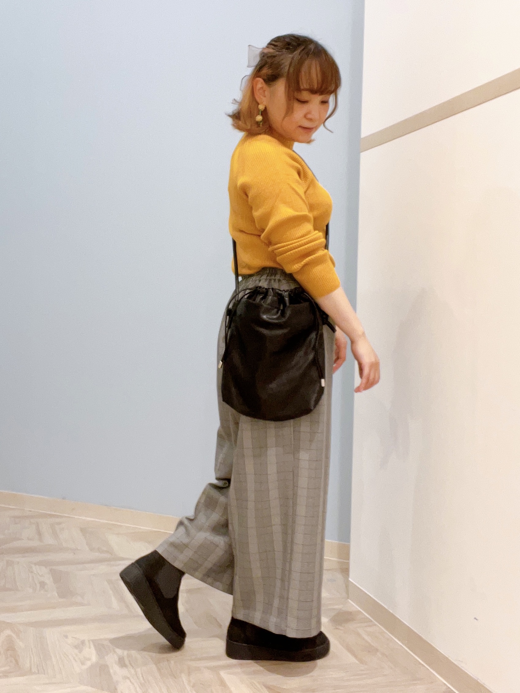 kitaさんの「SHOO･LA･RUE｜【絶妙なゆるピタ/S-LL/洗濯機可】ちくちくしにくいリブハイネック やわらかニット」を使ったコーディネート