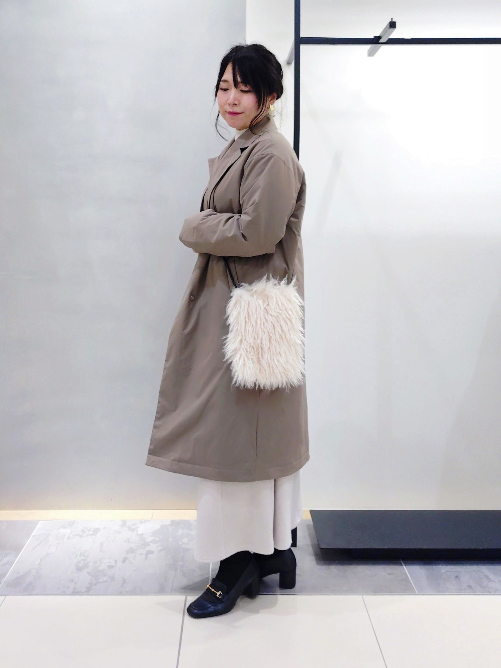 TOMOMIさんの「INDIVI｜【風合い柔らか／SETUP可】ブークレ起毛ジャージフレアスカート」を使ったコーディネート