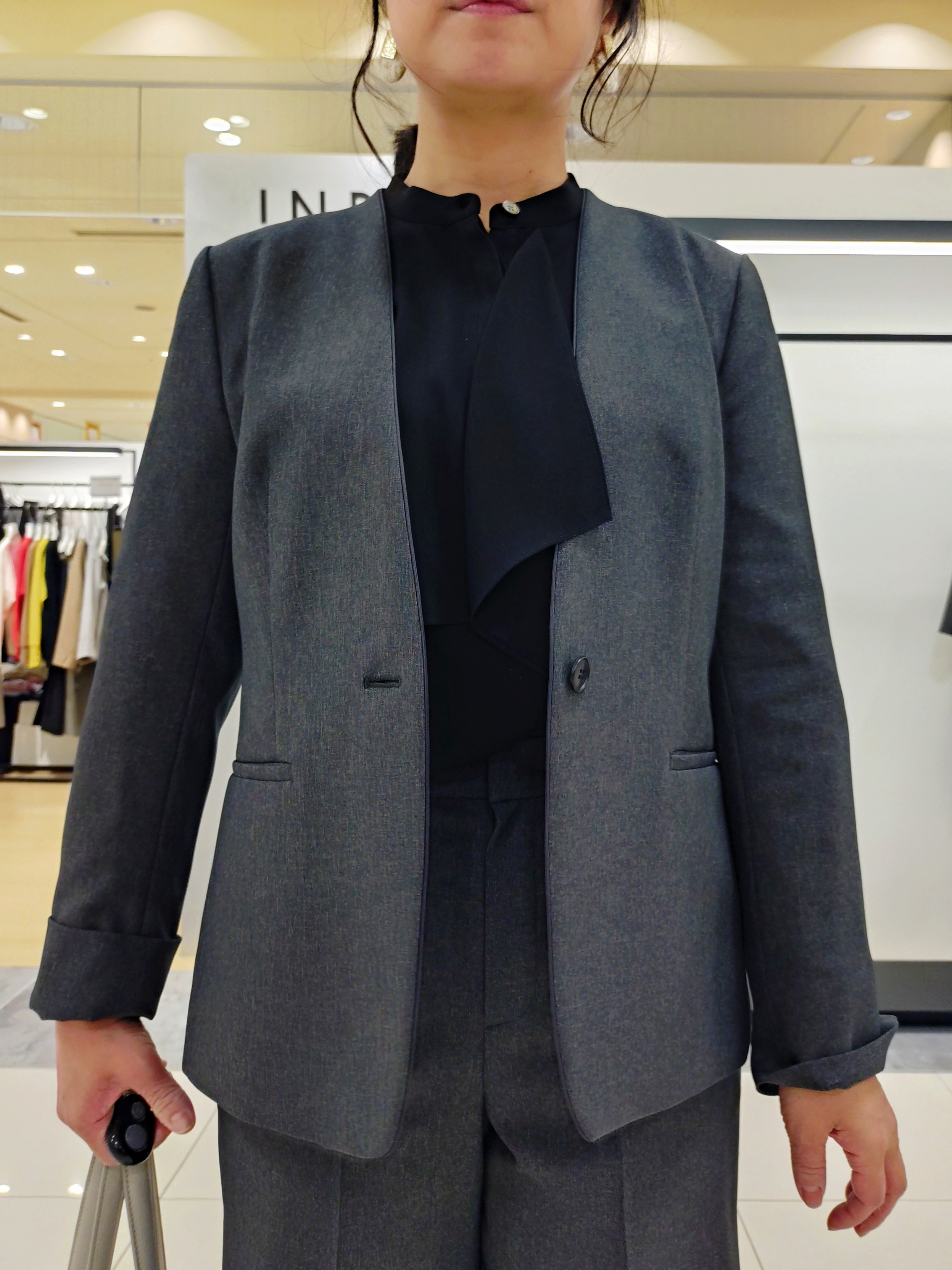TOMOMIさんの「INDIVI｜【収納力◎／A4サイズ対応】シゴデキバッグ」を使ったコーディネート