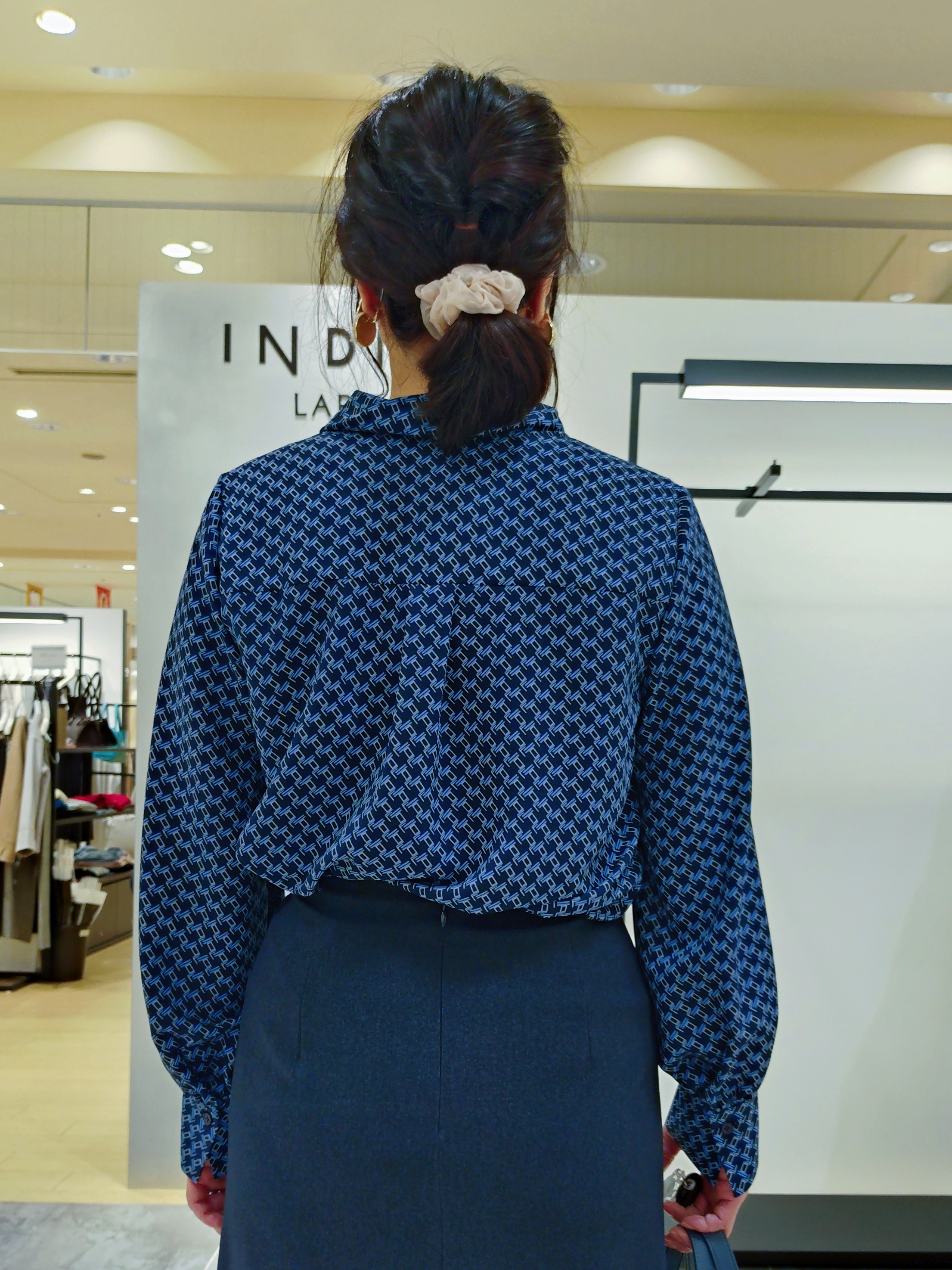 TOMOMIさんの「INDIVI｜【洗える／通勤／スーツ】メランジストレッチ ノーカラージャケット」を使ったコーディネート