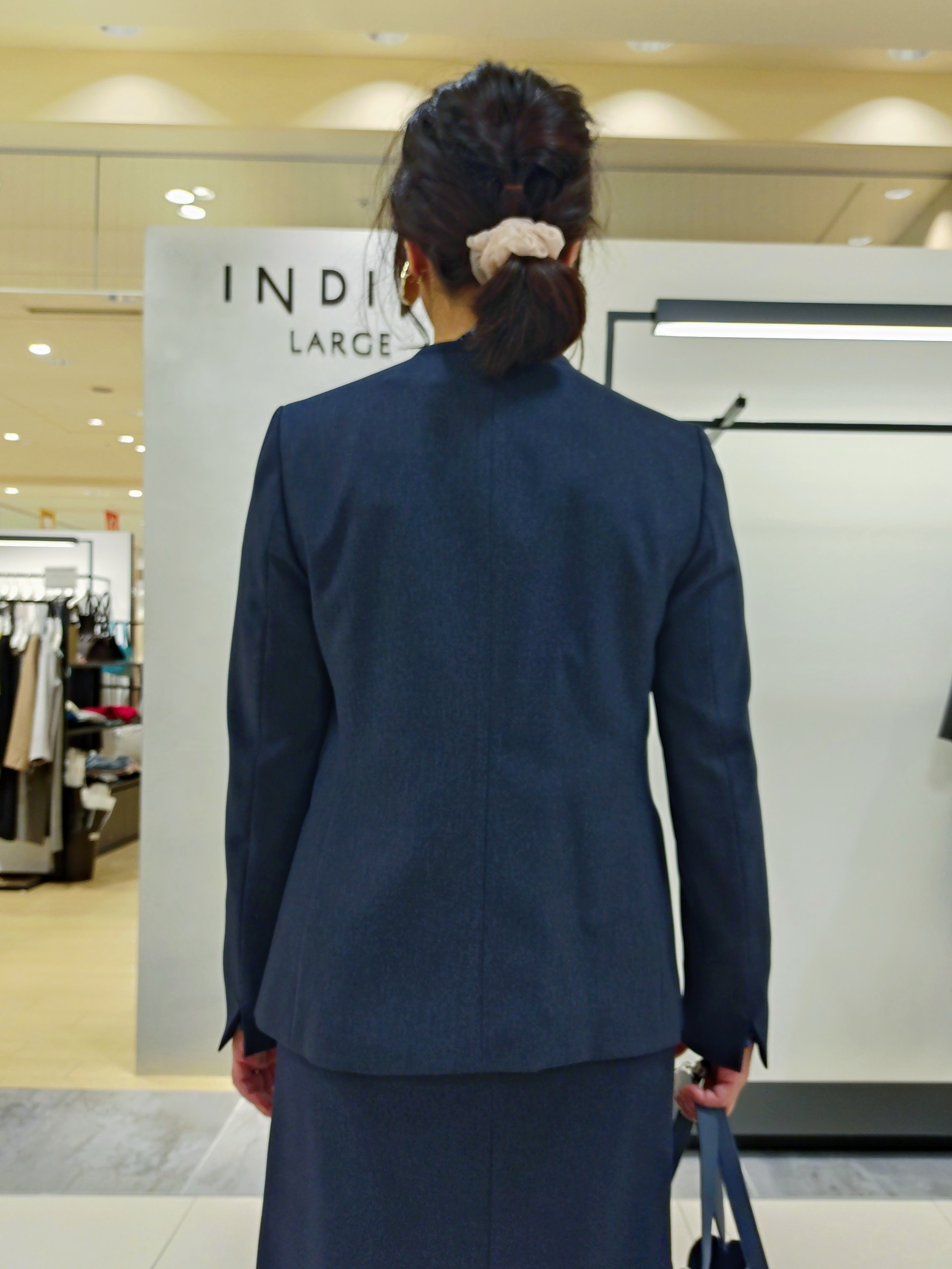 TOMOMIさんの「INDIVI｜【洗える／通勤／スーツ】メランジストレッチ ノーカラージャケット」を使ったコーディネート
