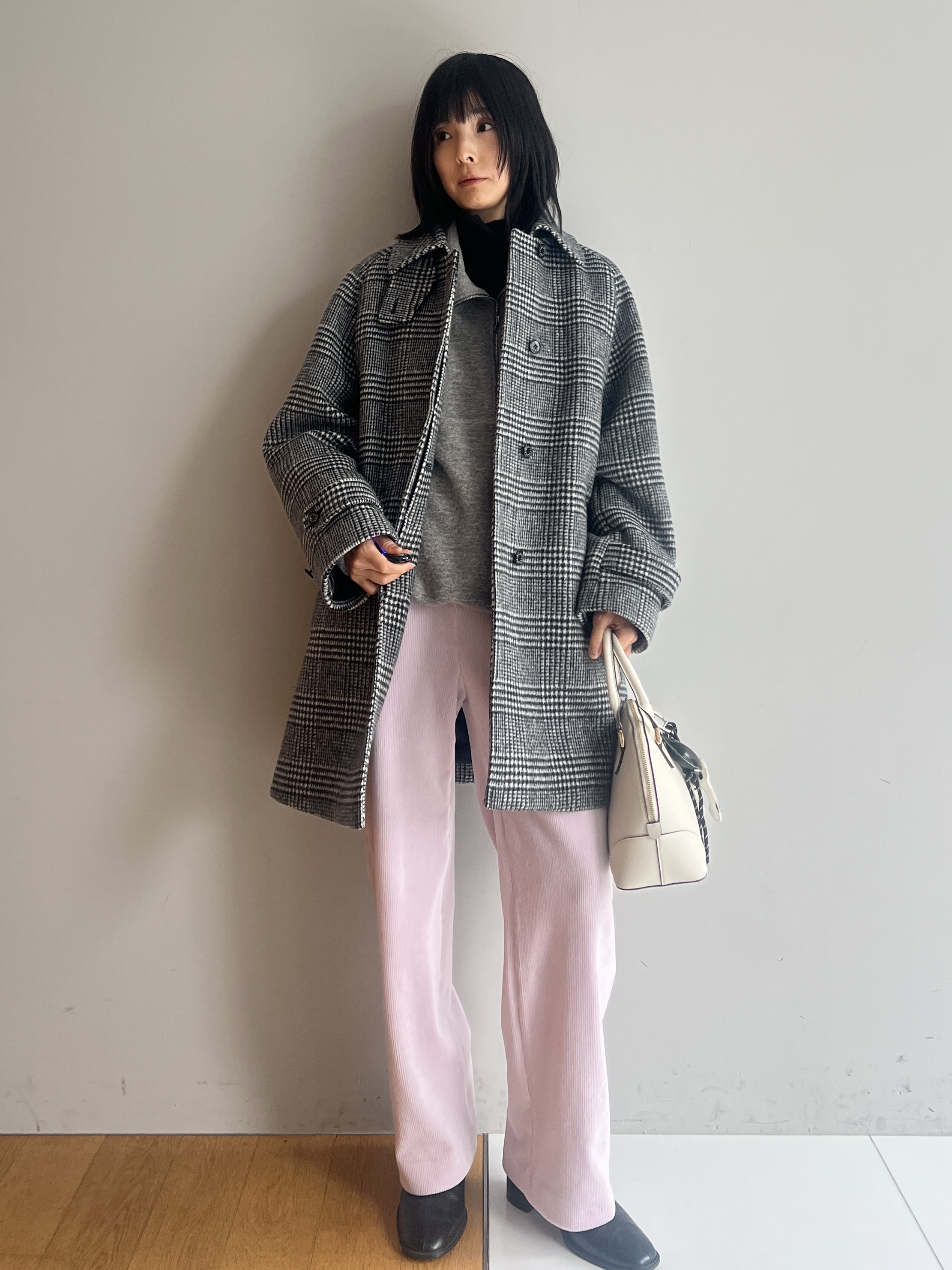 misaさんの「DRESSTERIOR｜【STORY11月号掲載】モノトーンドッグチャーム」を使ったコーディネート