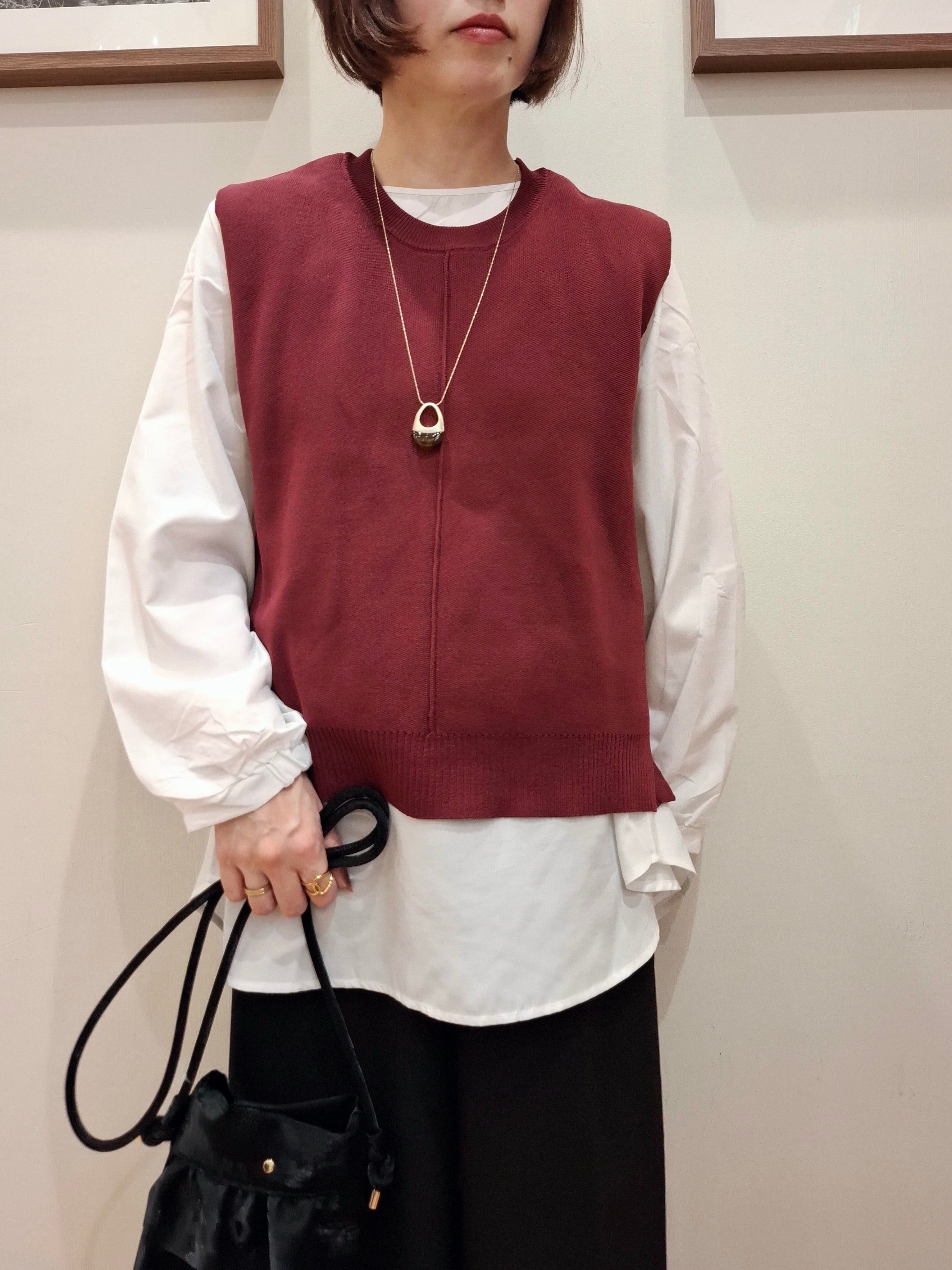 まあるさんの「SHOO･LA･RUE｜【2点セット/S-LL】着回し自在 スポンディッシュニットベスト＆フレアシャツ」を使ったコーディネート