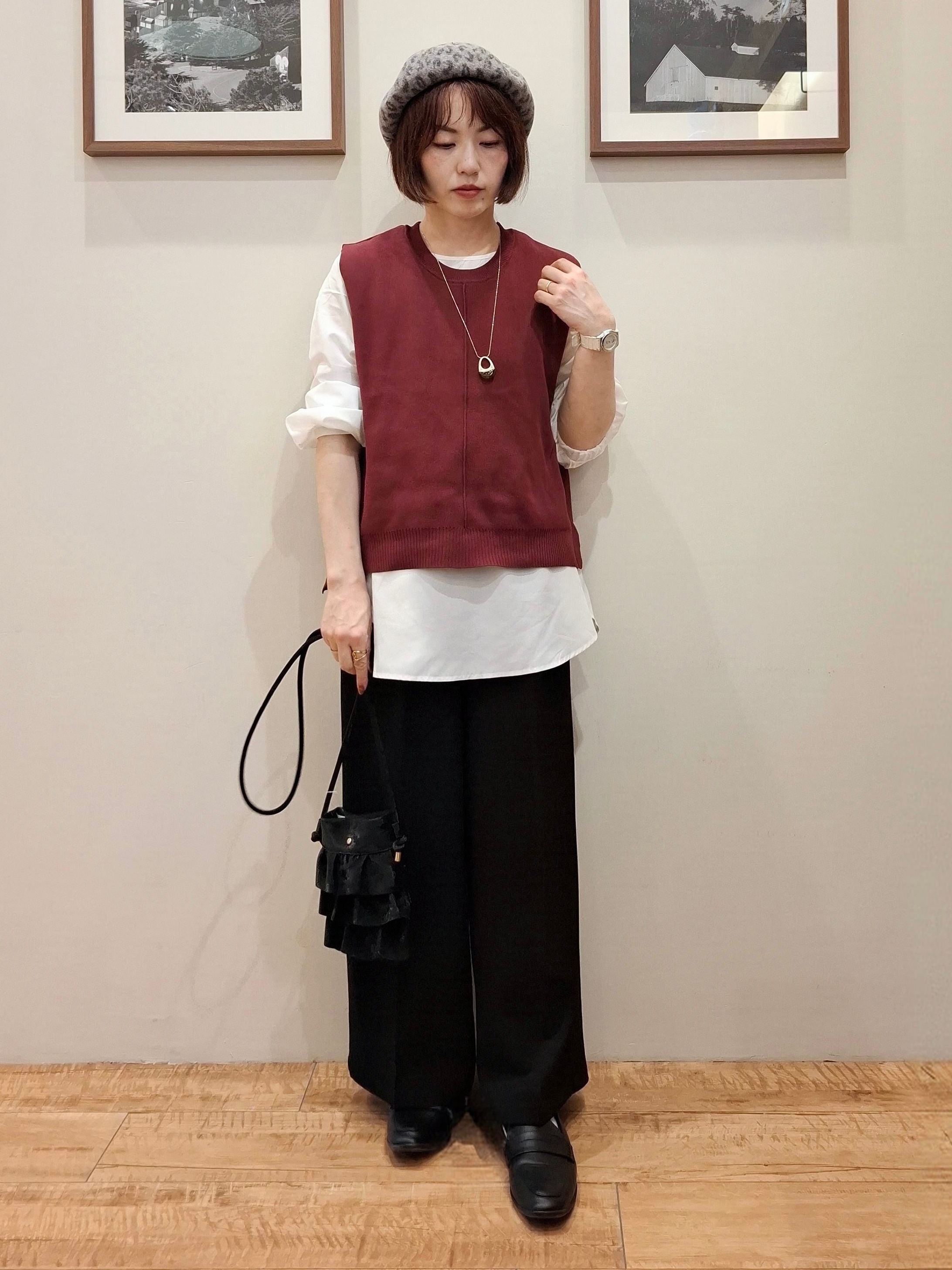まあるさんの「SHOO･LA･RUE｜【2点セット/S-LL】着回し自在 スポンディッシュニットベスト＆フレアシャツ」を使ったコーディネート